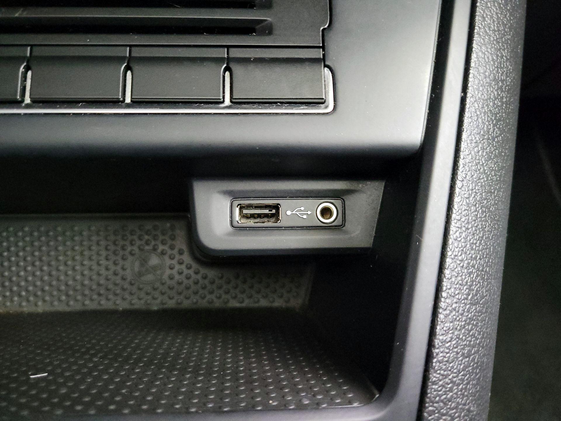 Thumbnail: 2016 Volkswagen Tiguan - 19