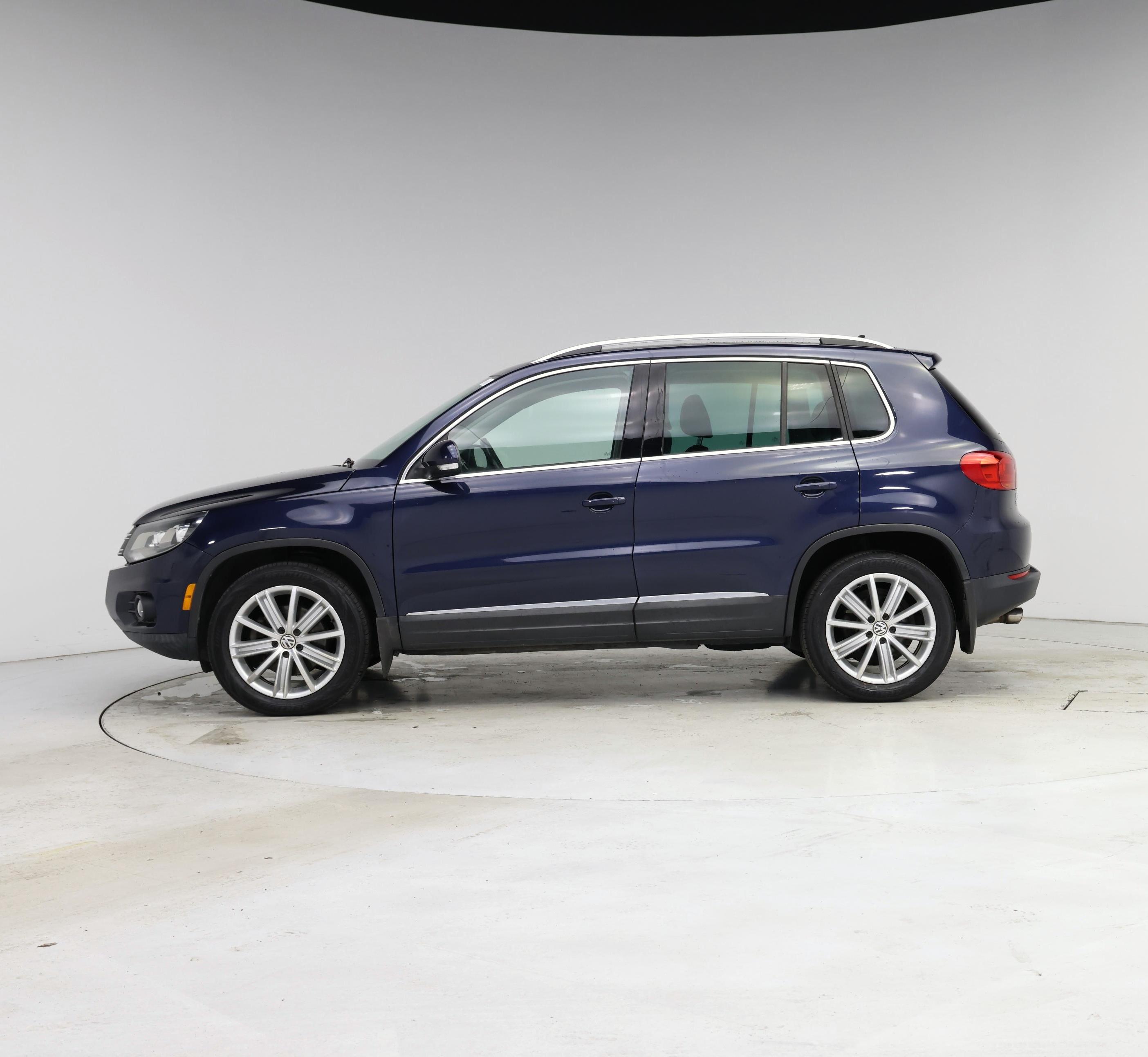 Thumbnail: 2016 Volkswagen Tiguan - 3