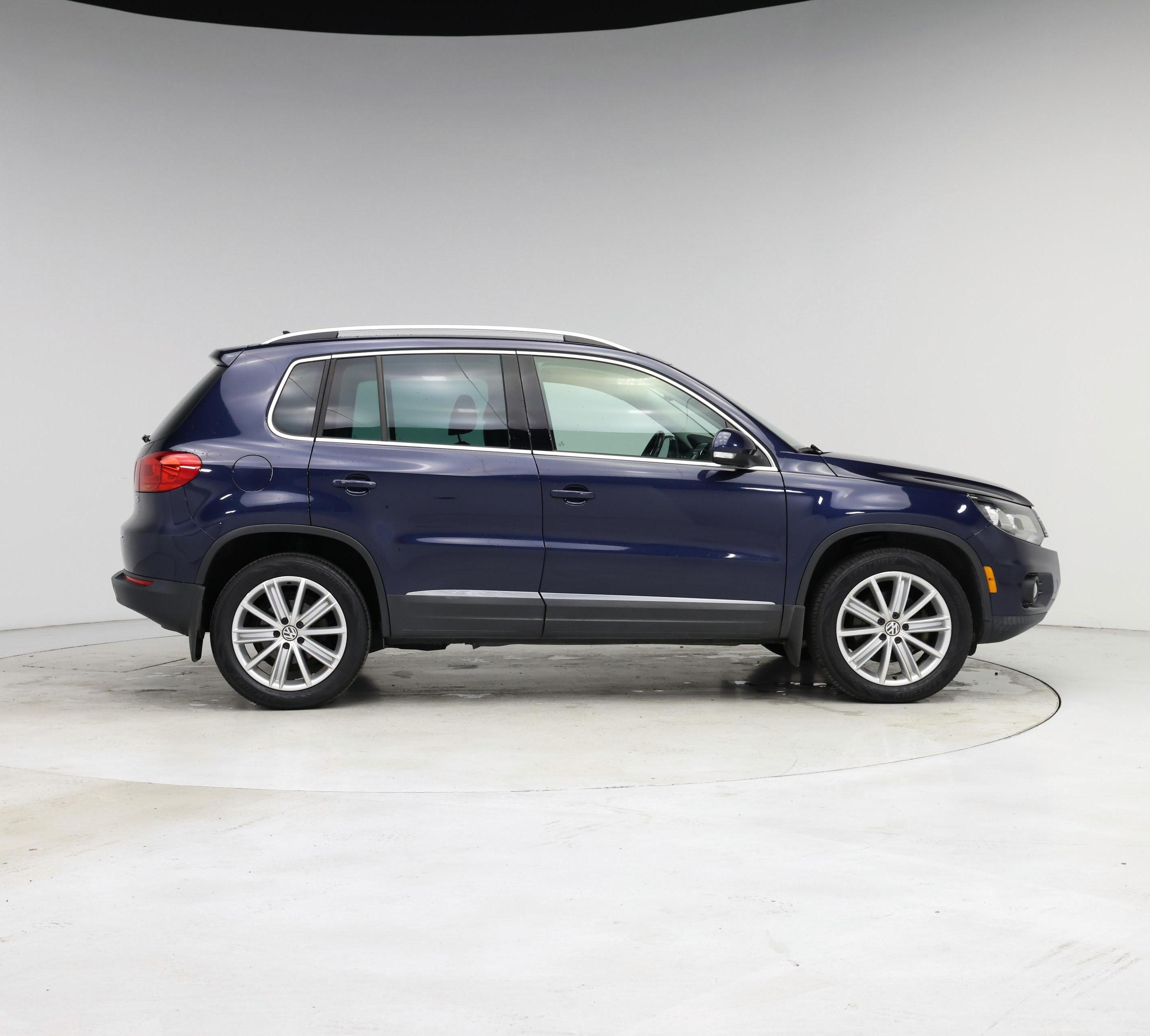 Thumbnail: 2016 Volkswagen Tiguan - 7