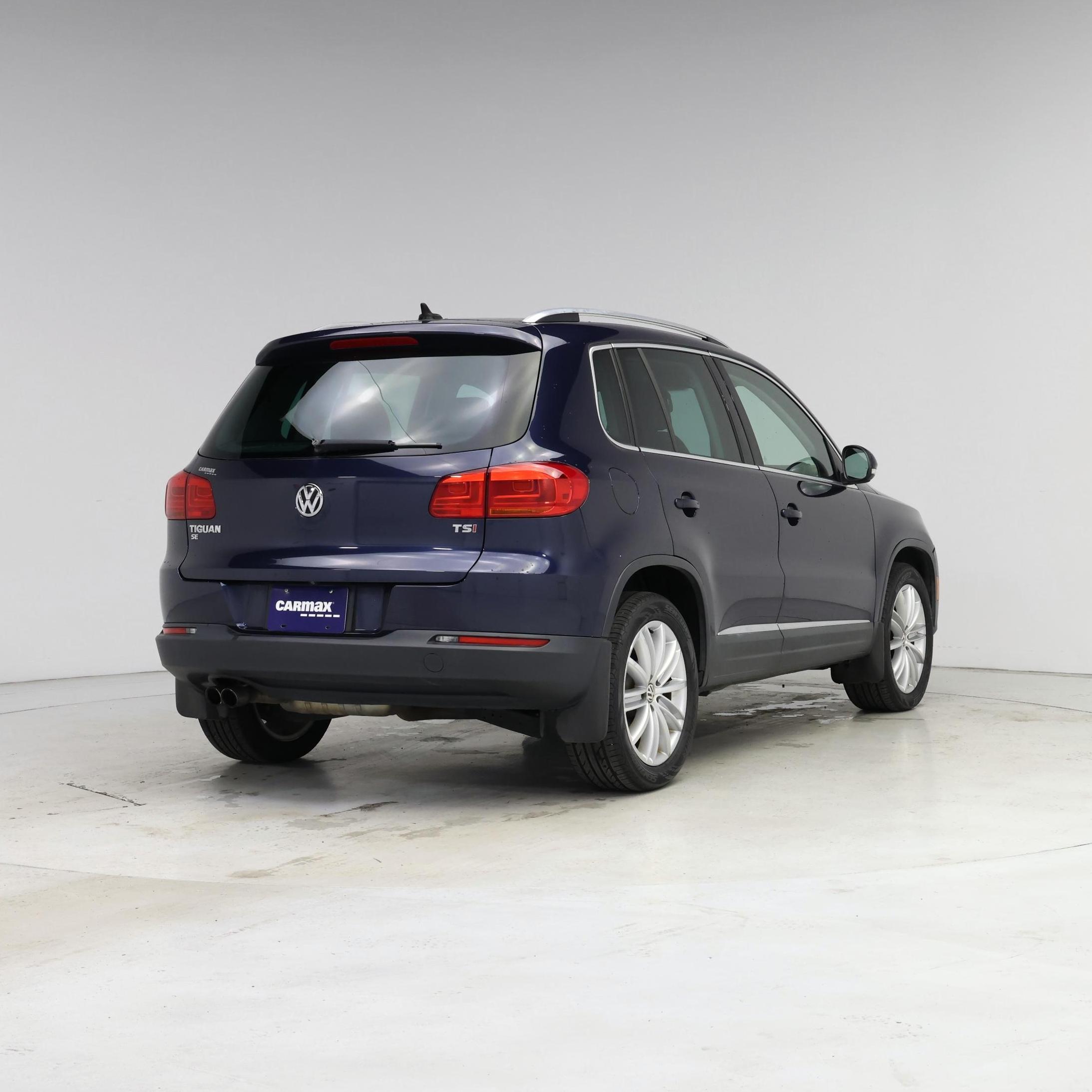 Thumbnail: 2016 Volkswagen Tiguan - 8