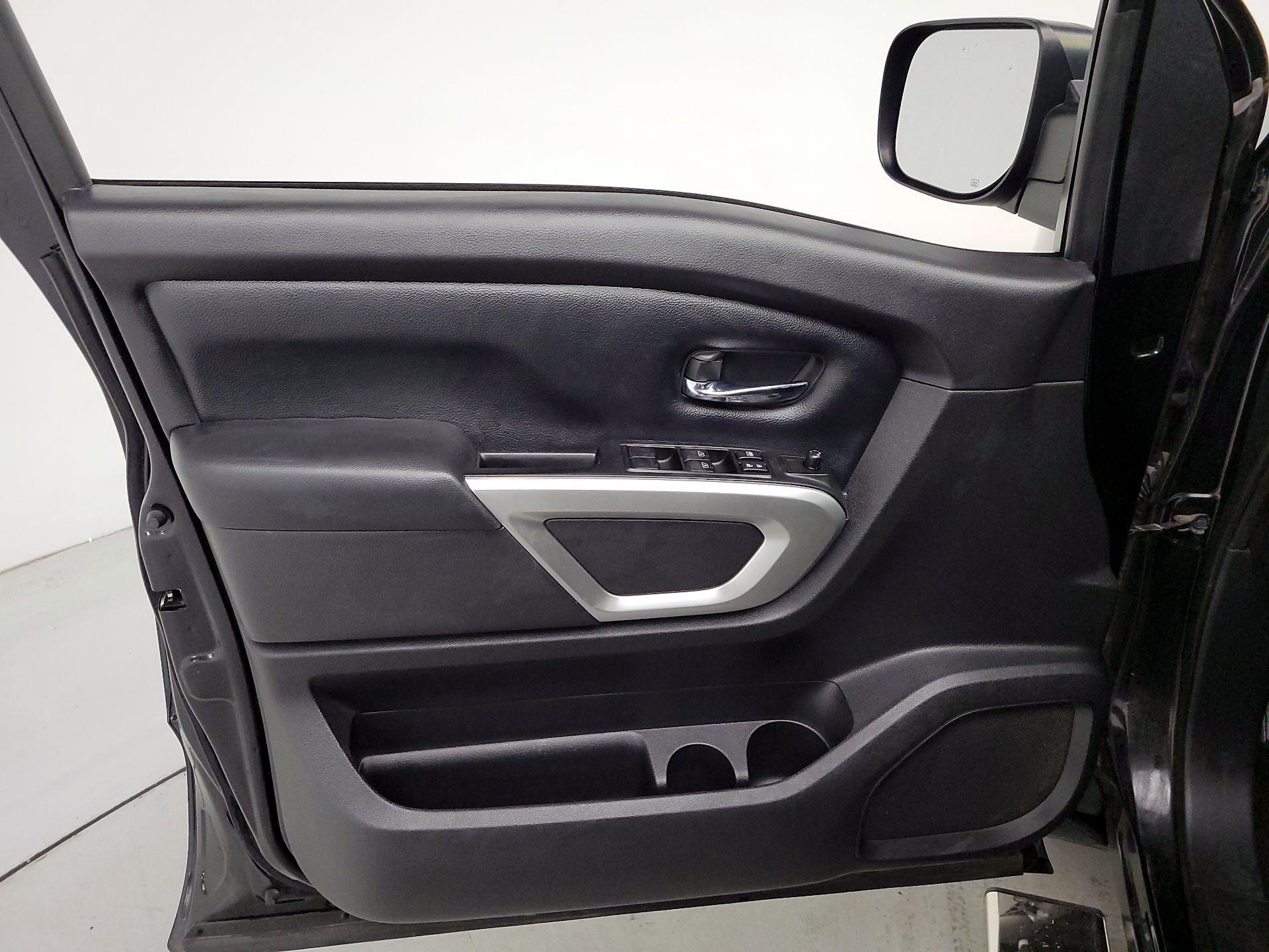 Thumbnail: 2018 Nissan Titan - 12