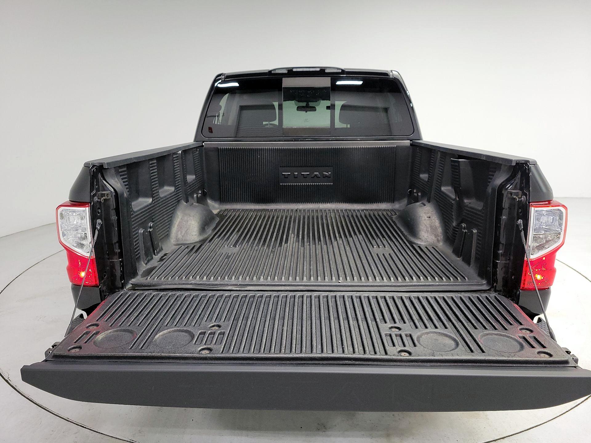 Thumbnail: 2018 Nissan Titan - 20