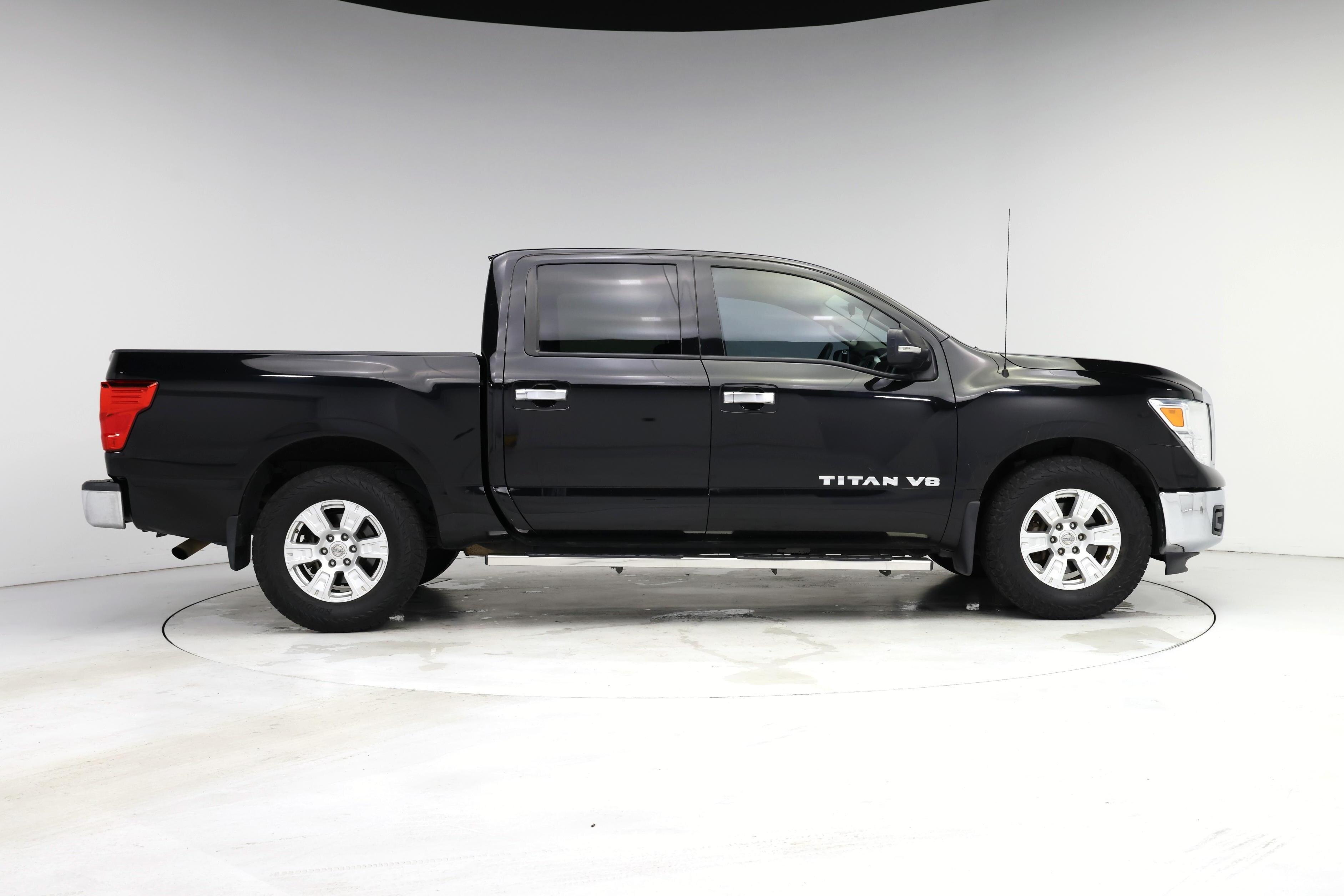 Thumbnail: 2018 Nissan Titan - 7