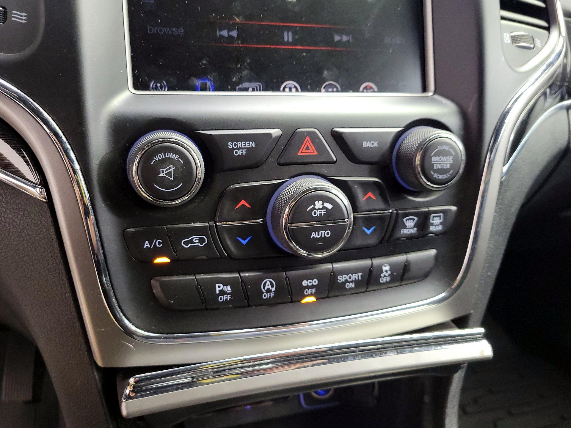 Thumbnail: 2017 Jeep Grand Cherokee - 17