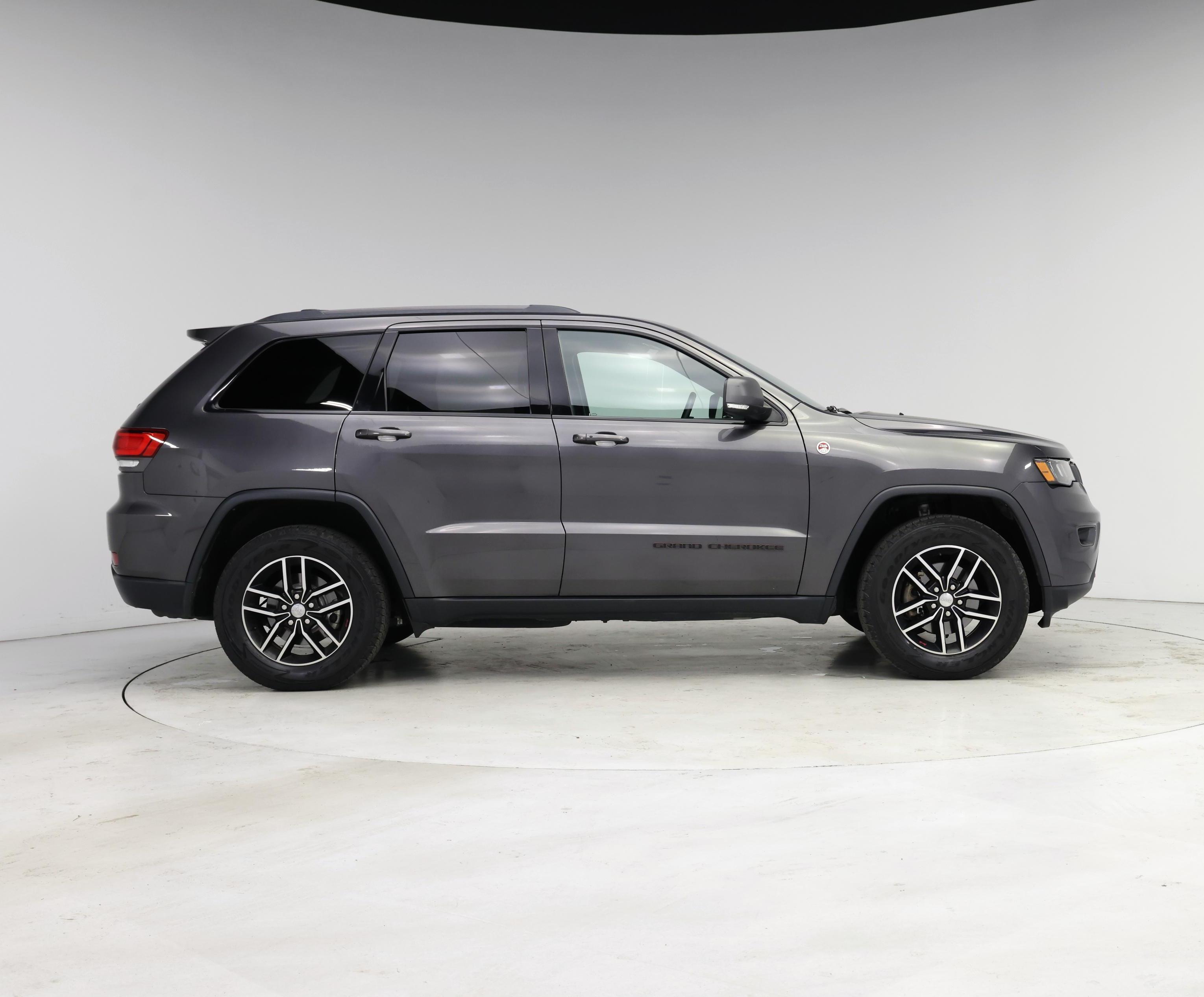 Thumbnail: 2017 Jeep Grand Cherokee - 7