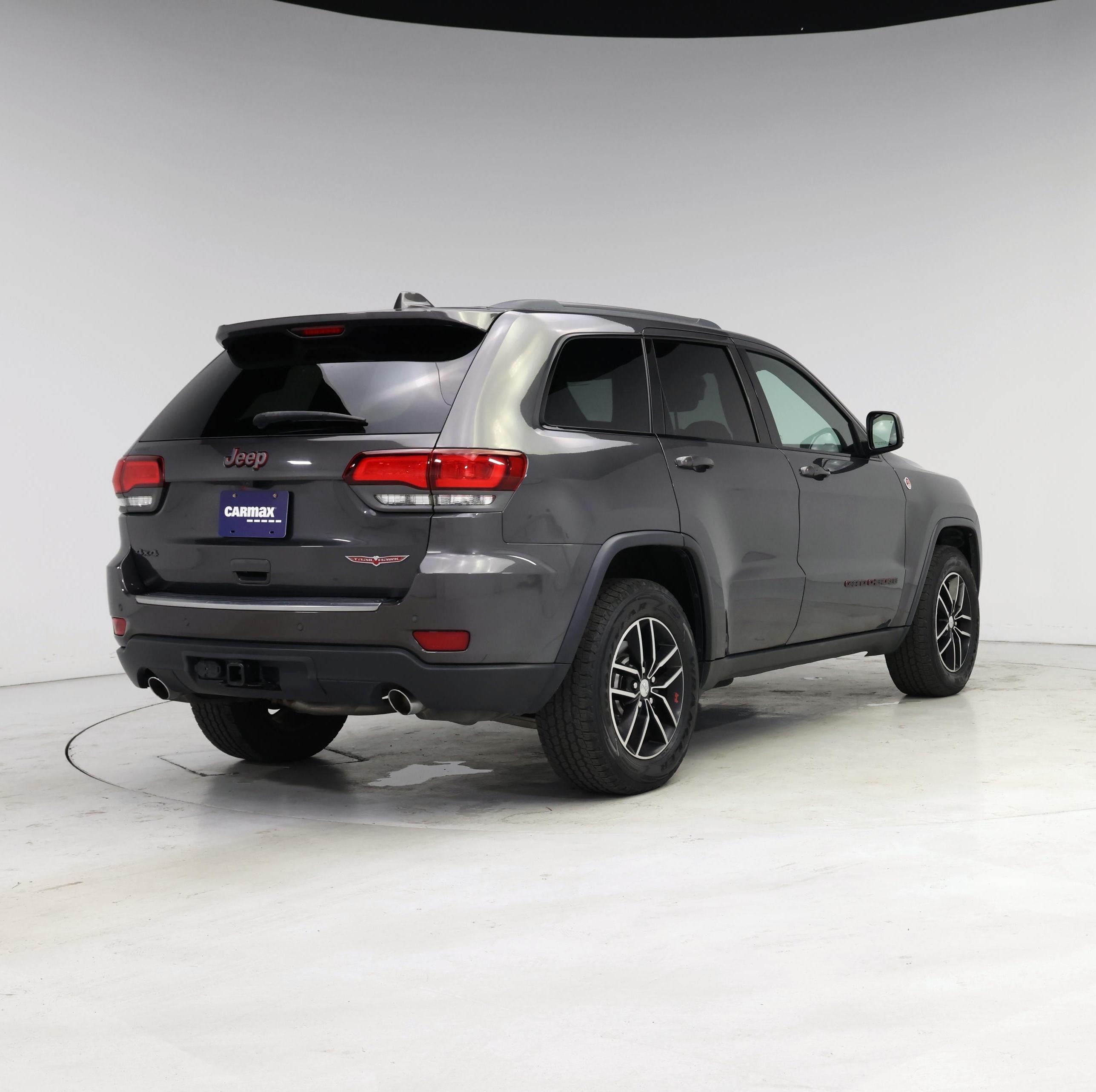 Thumbnail: 2017 Jeep Grand Cherokee - 8