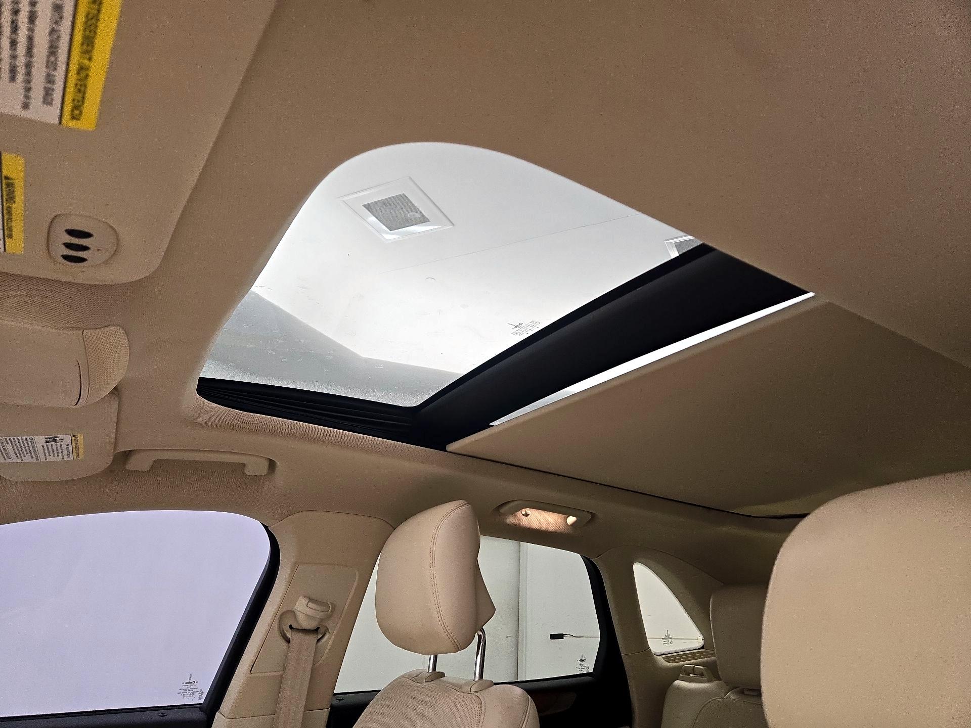 Thumbnail: 2016 Lincoln MKC - 20