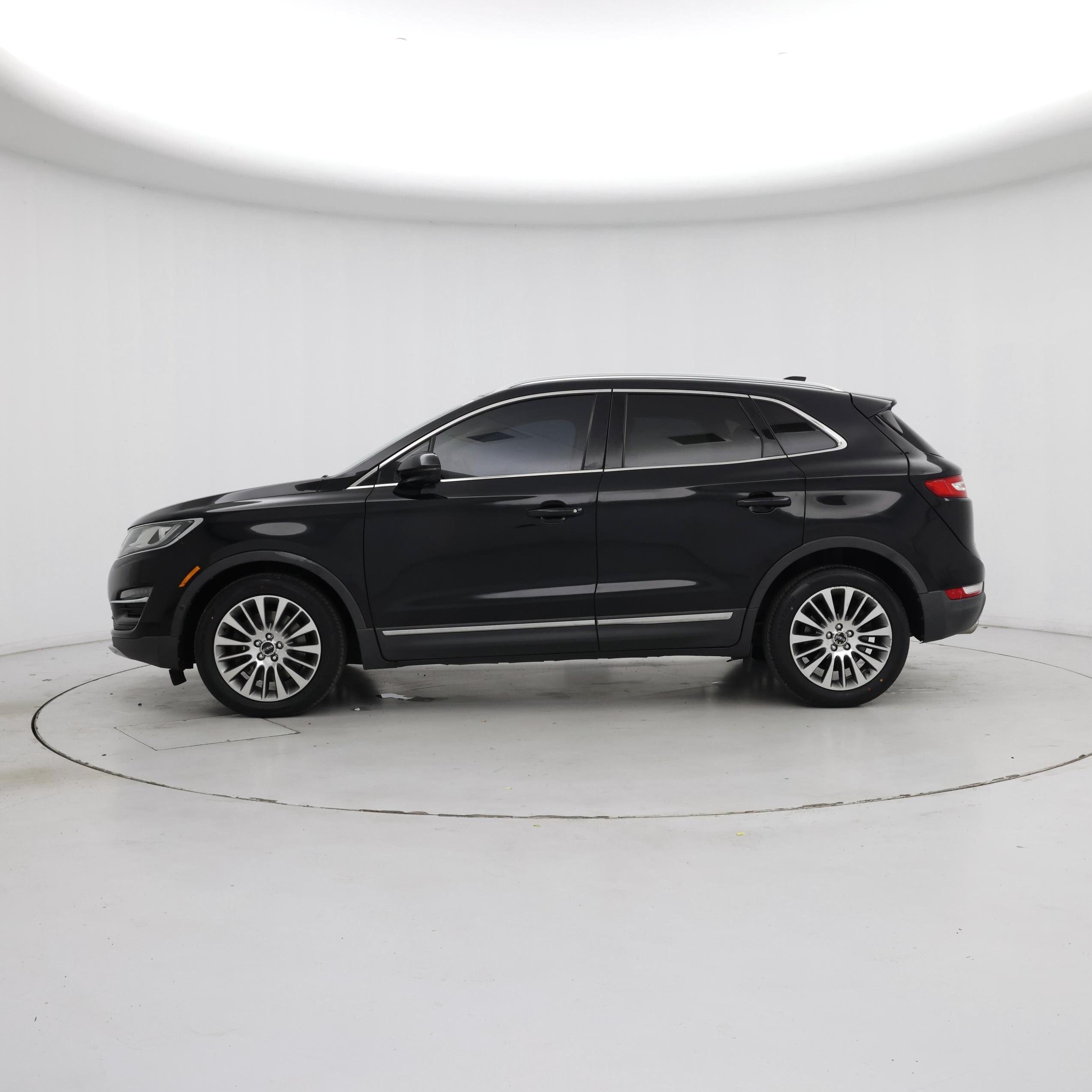 Thumbnail: 2016 Lincoln MKC - 3