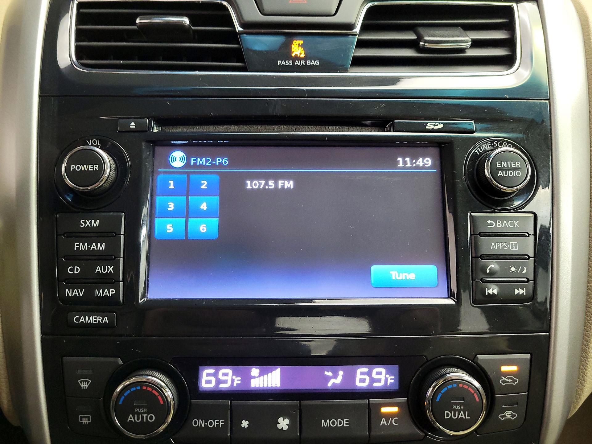 Thumbnail: 2014 Nissan Altima - 16