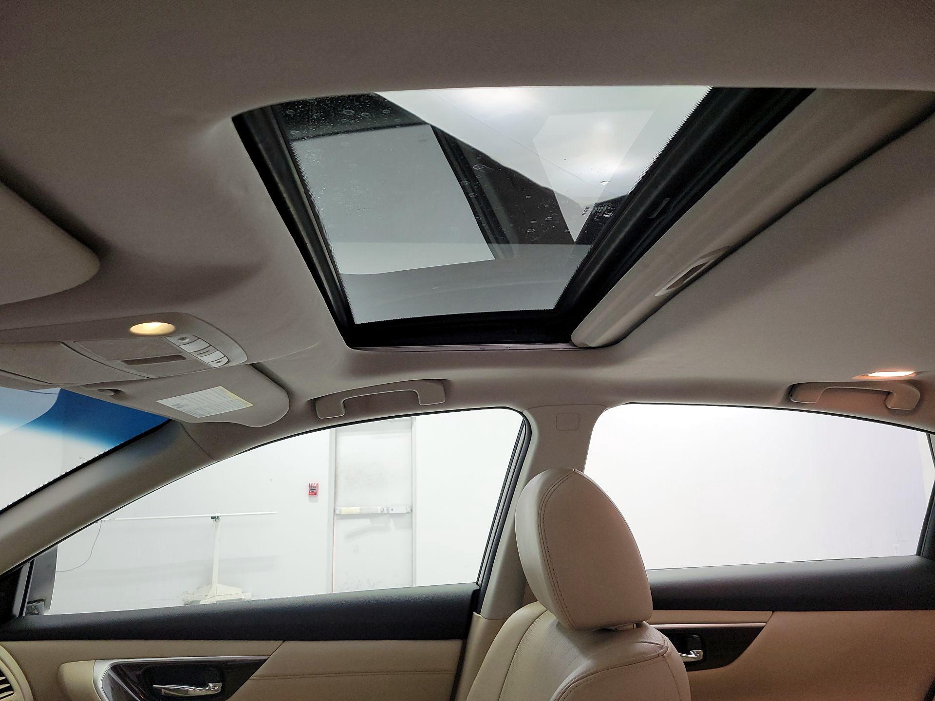 Thumbnail: 2014 Nissan Altima - 20