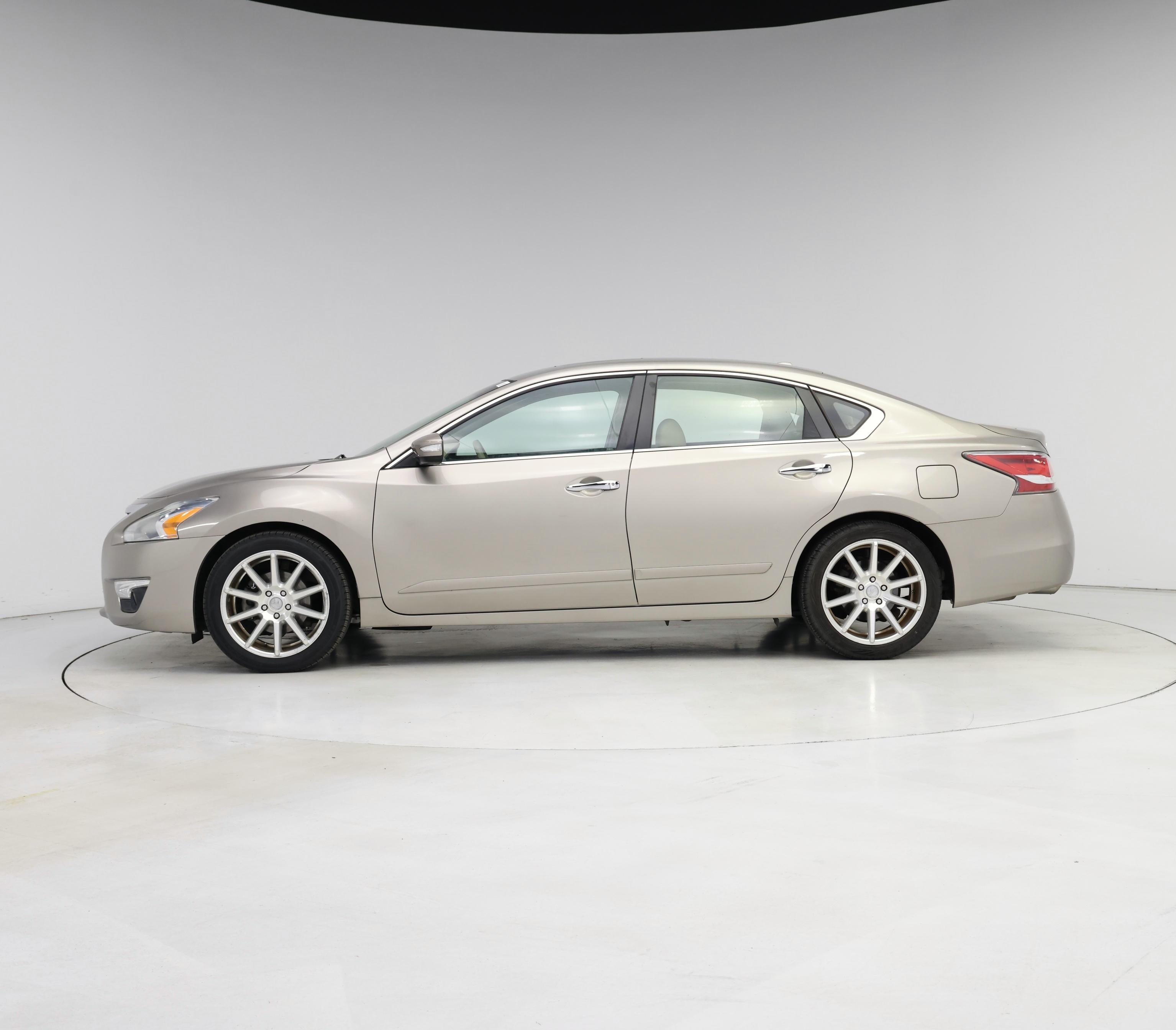 Thumbnail: 2014 Nissan Altima - 3
