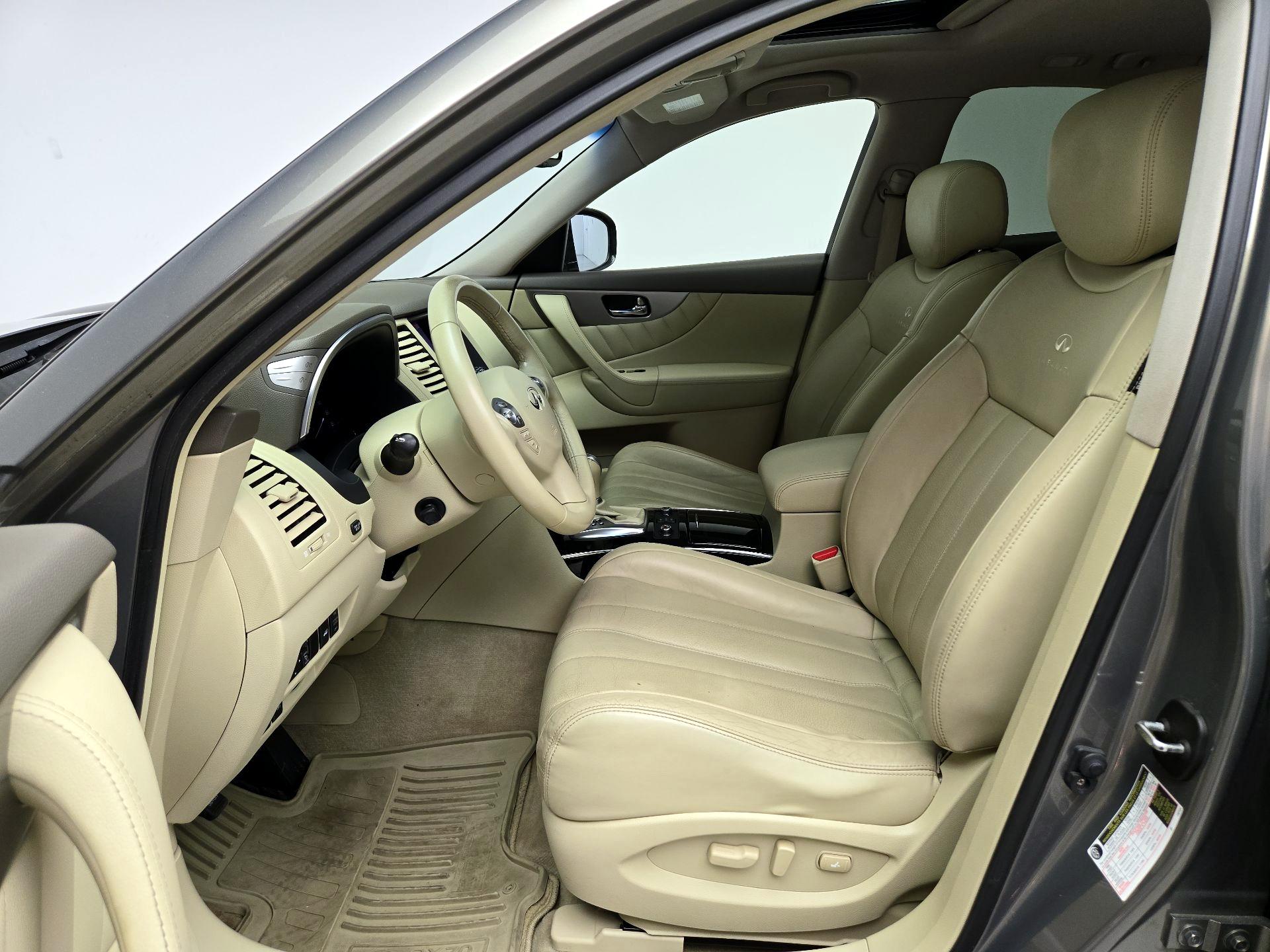 Thumbnail: 2014 INFINITI QX70 - 11