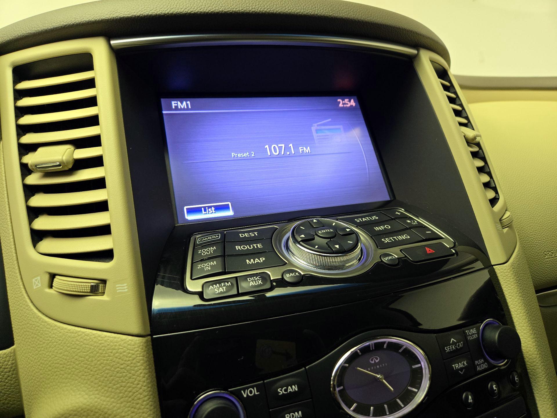 Thumbnail: 2014 INFINITI QX70 - 16