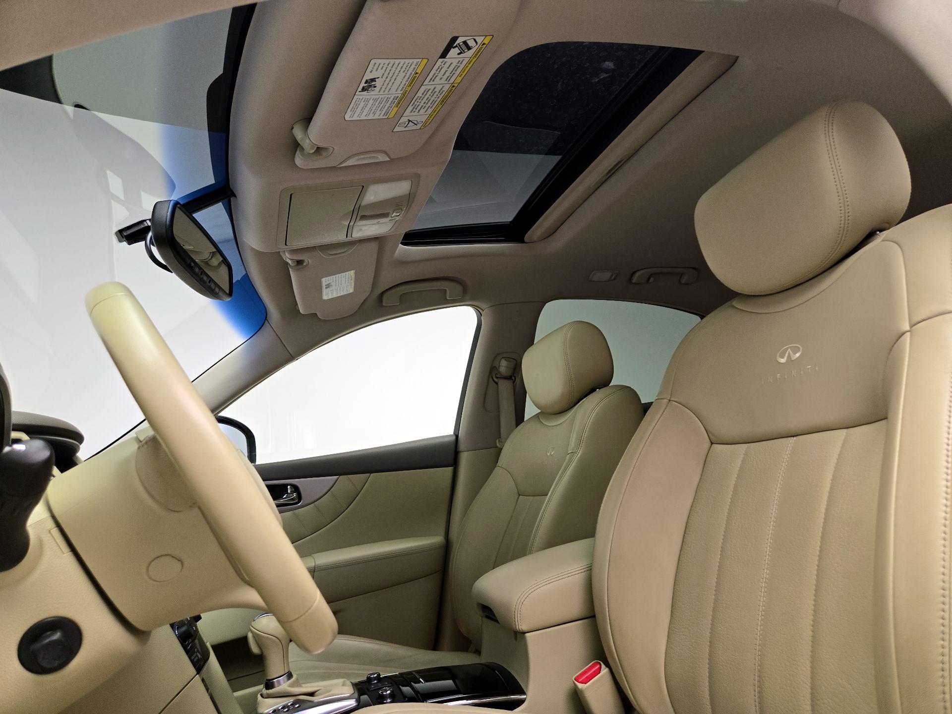 Thumbnail: 2014 INFINITI QX70 - 20