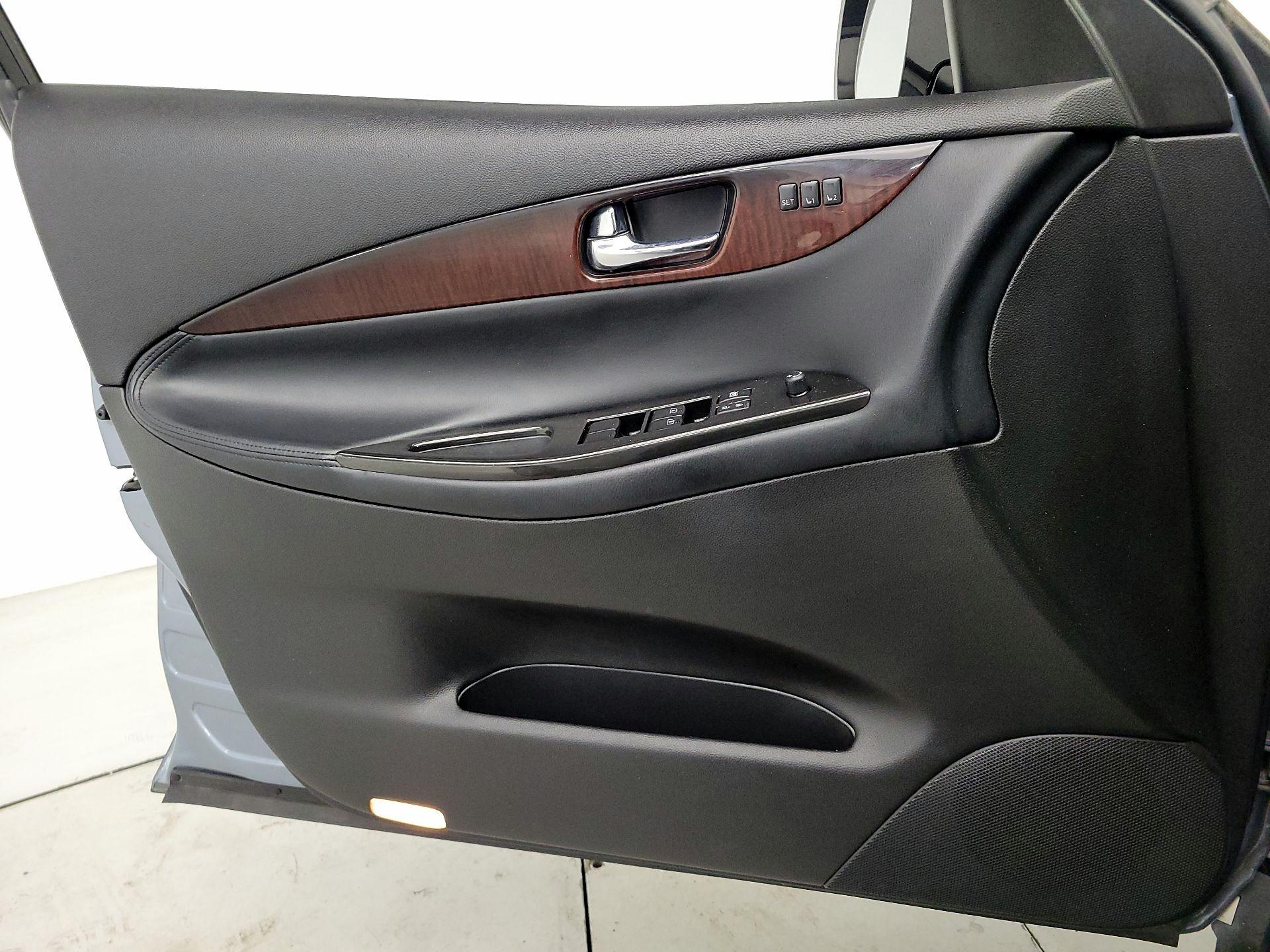 Thumbnail: 2016 INFINITI QX50 - 12