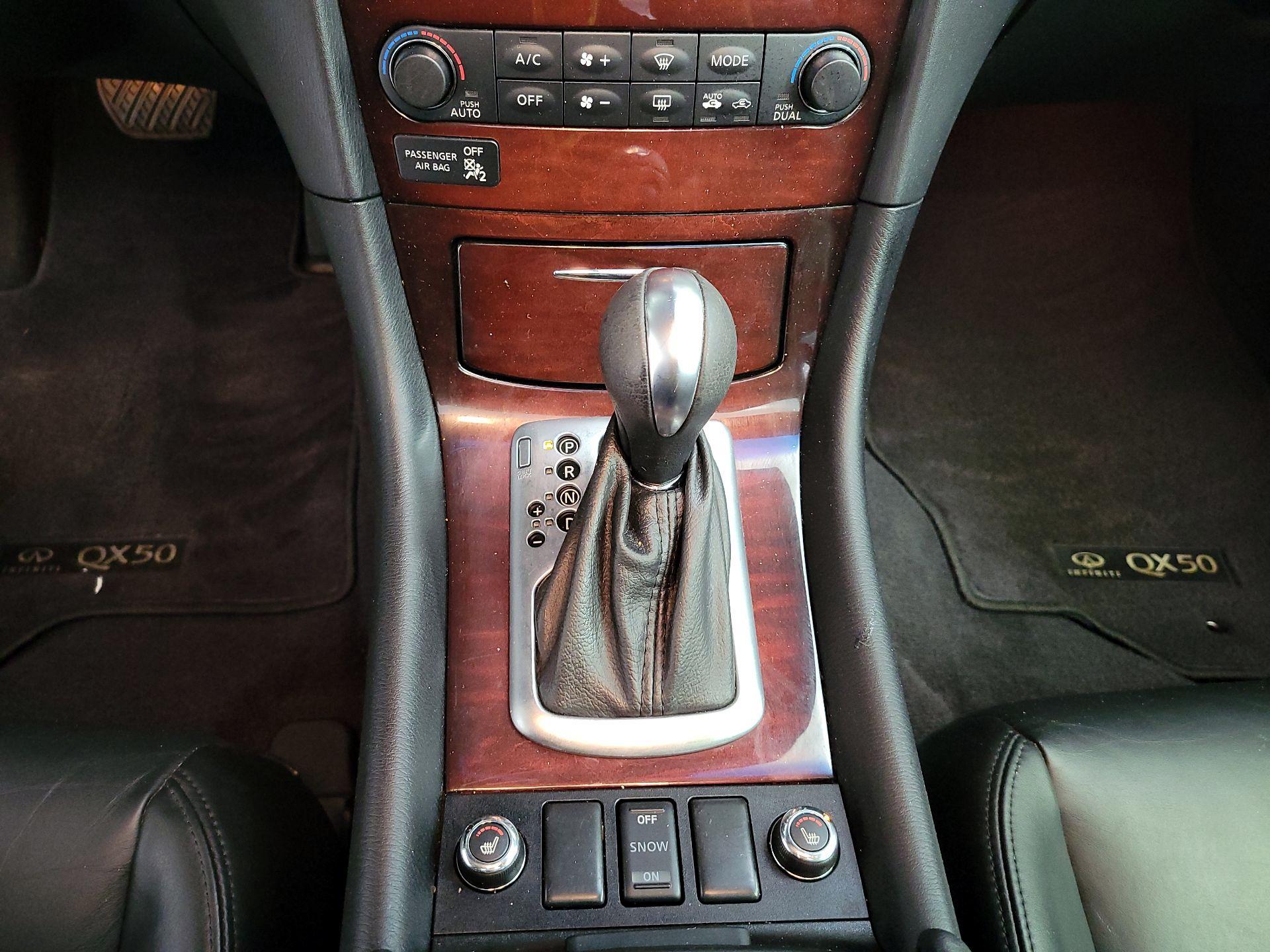 Thumbnail: 2016 INFINITI QX50 - 16