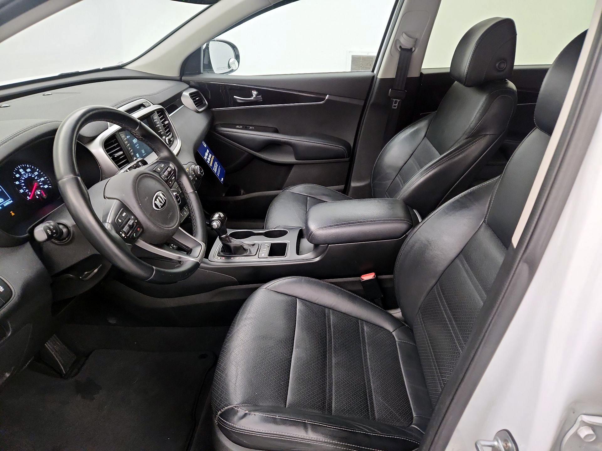 Thumbnail: 2017 Kia Sorento - 11