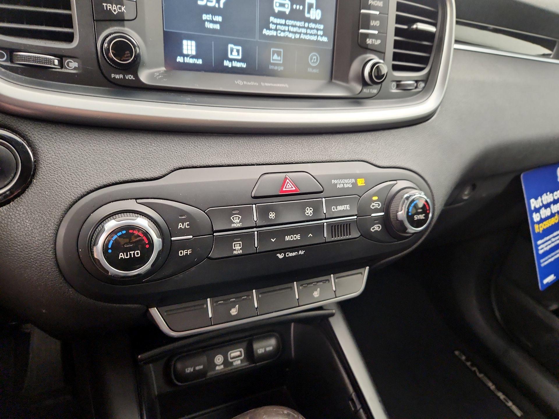 Thumbnail: 2017 Kia Sorento - 15