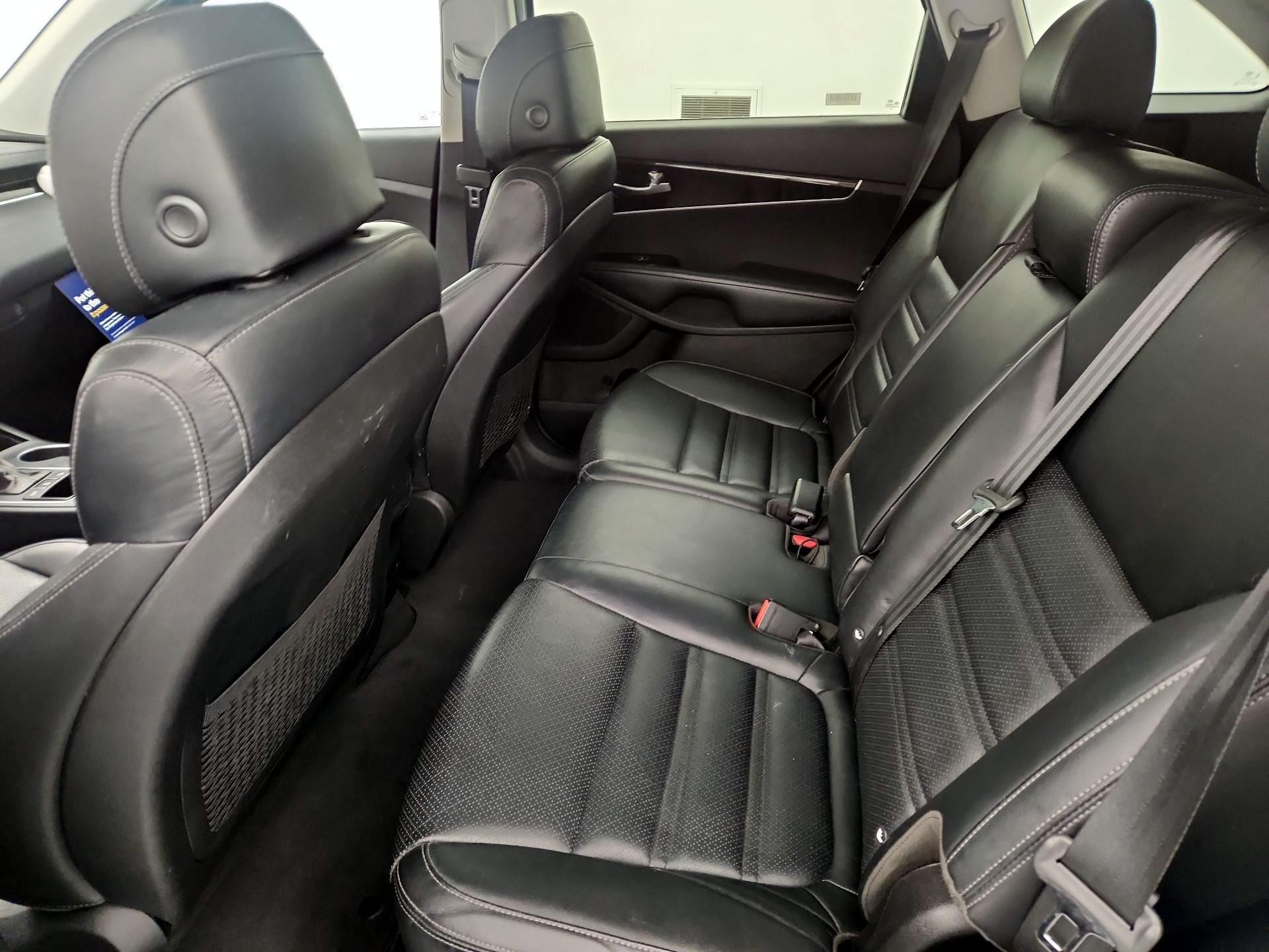 Thumbnail: 2017 Kia Sorento - 17