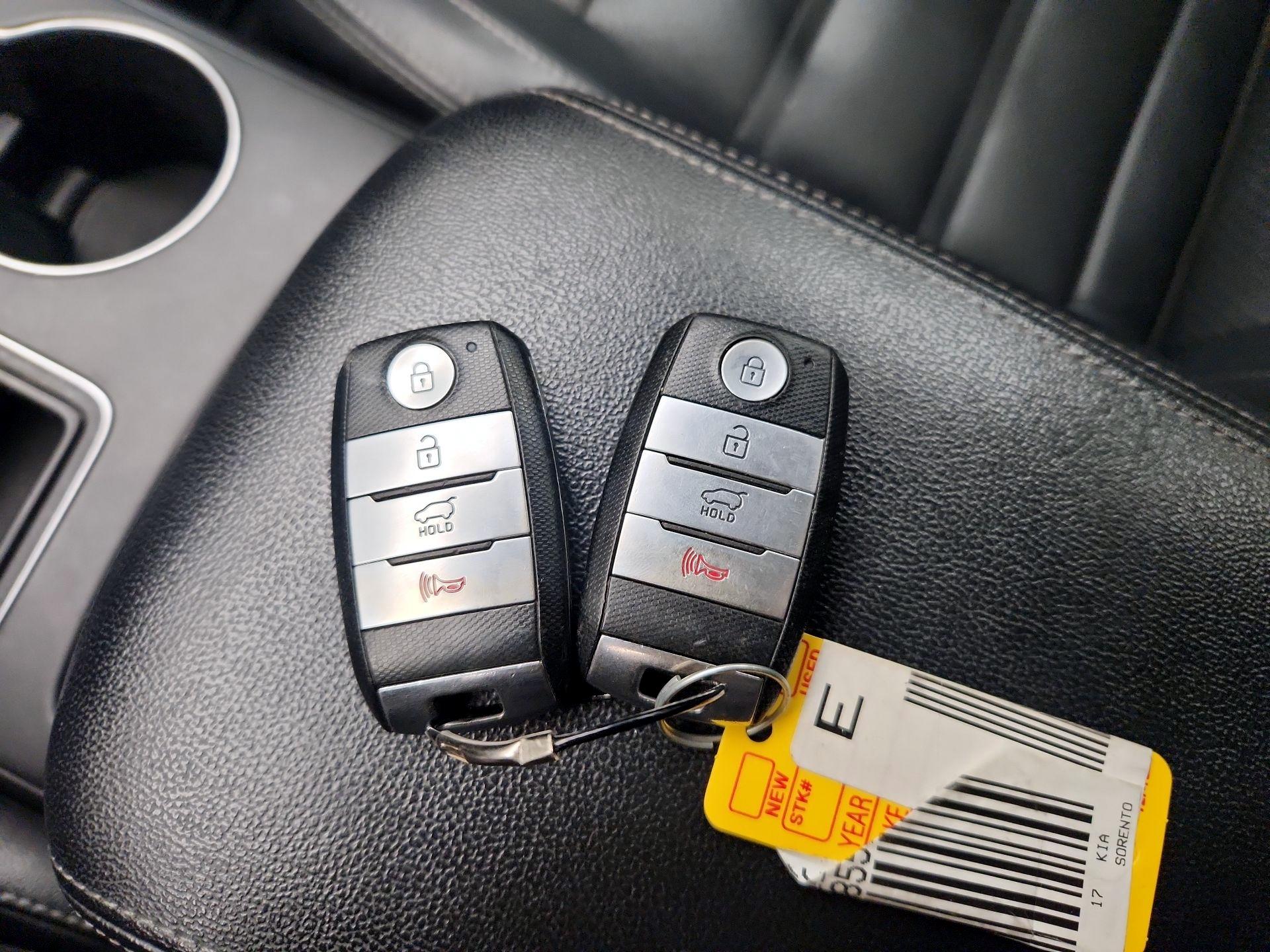 Thumbnail: 2017 Kia Sorento - 20