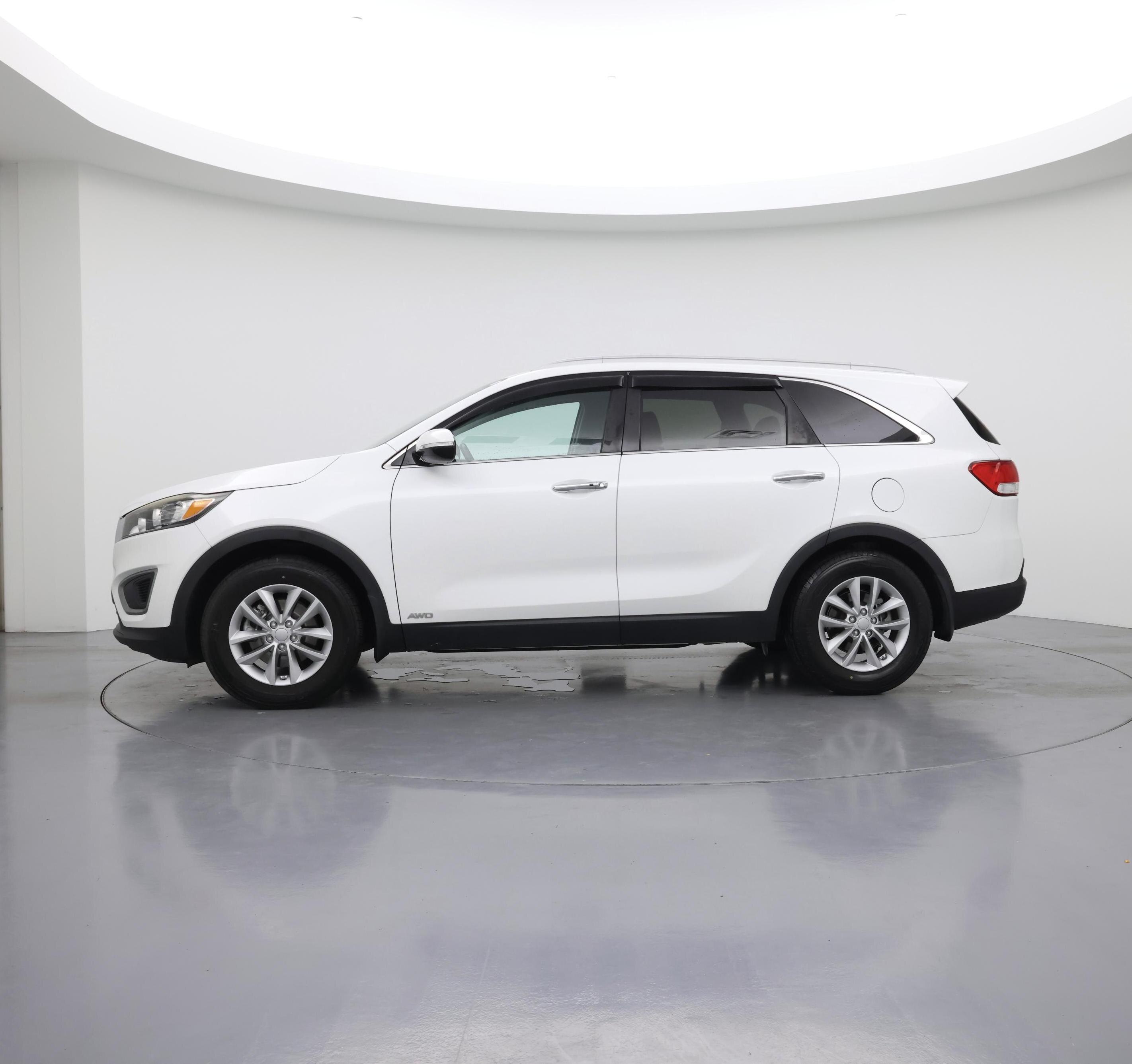 Thumbnail: 2017 Kia Sorento - 3