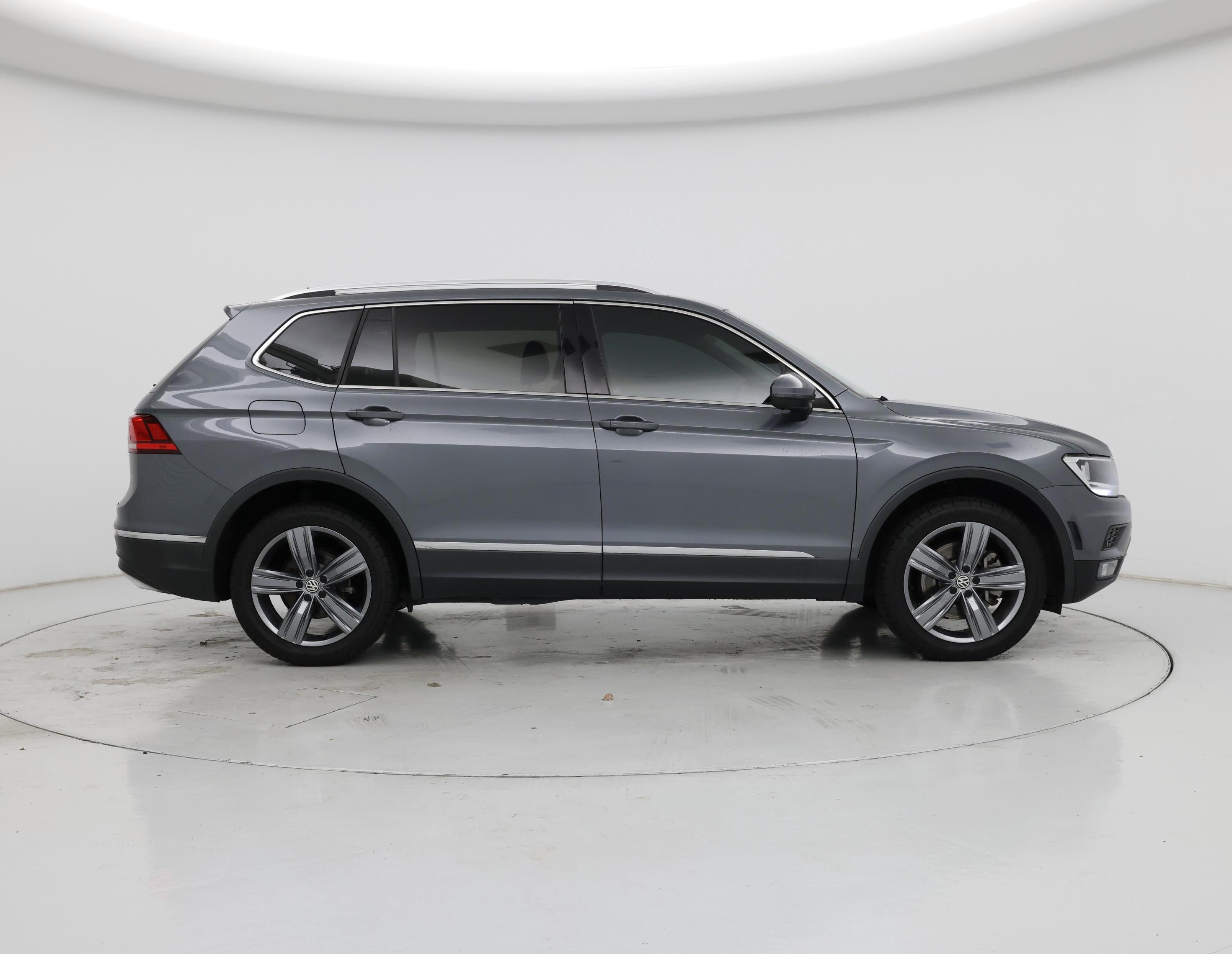 Thumbnail: 2020 Volkswagen Tiguan - 7
