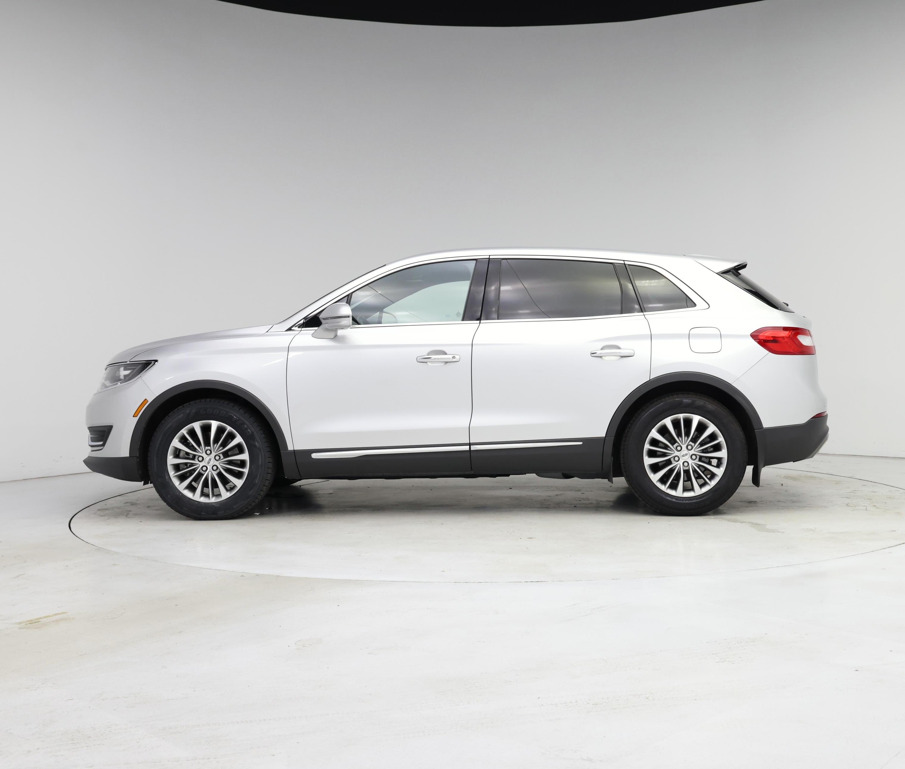 Thumbnail: 2016 Lincoln MKX - 3