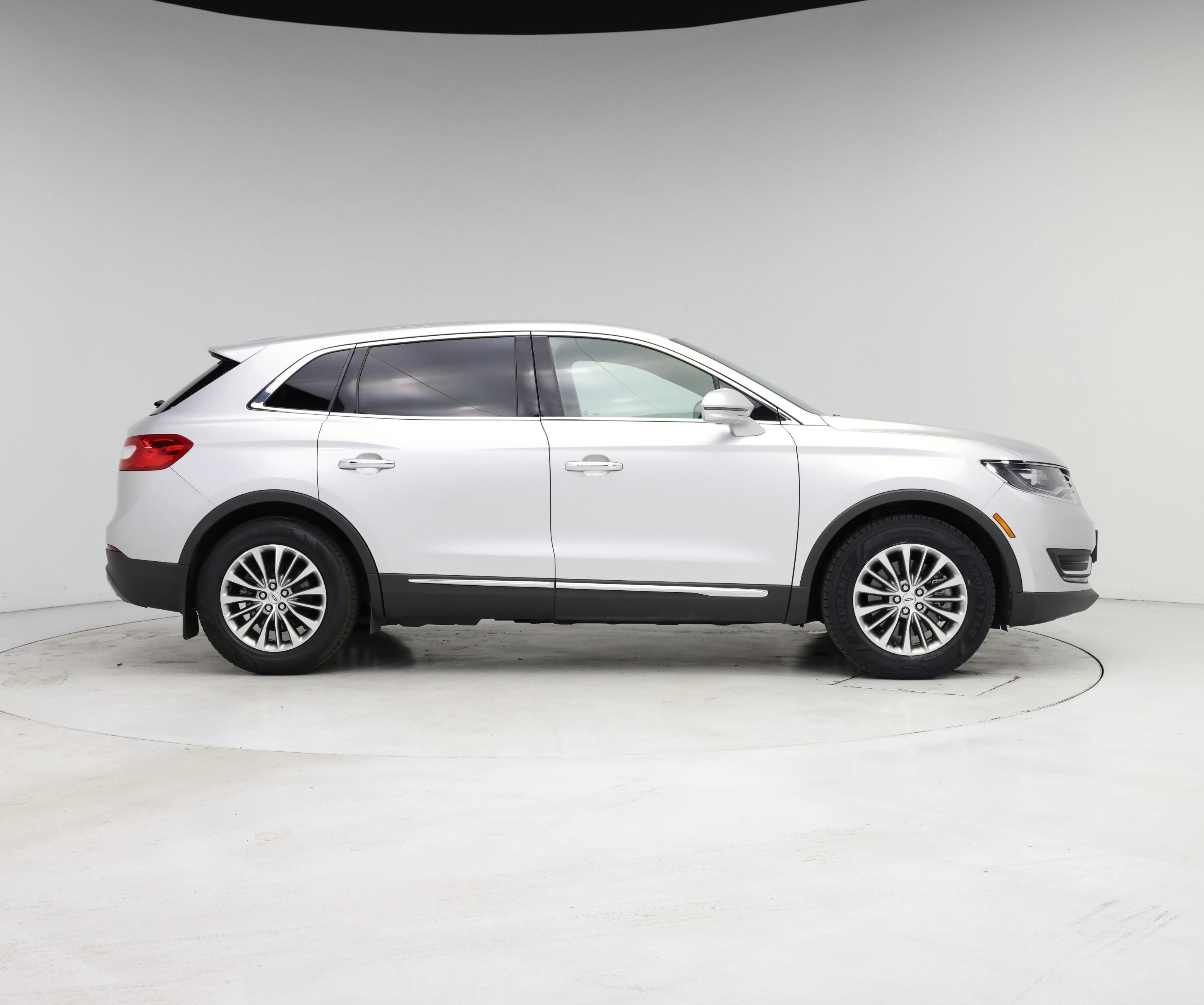 Thumbnail: 2016 Lincoln MKX - 7