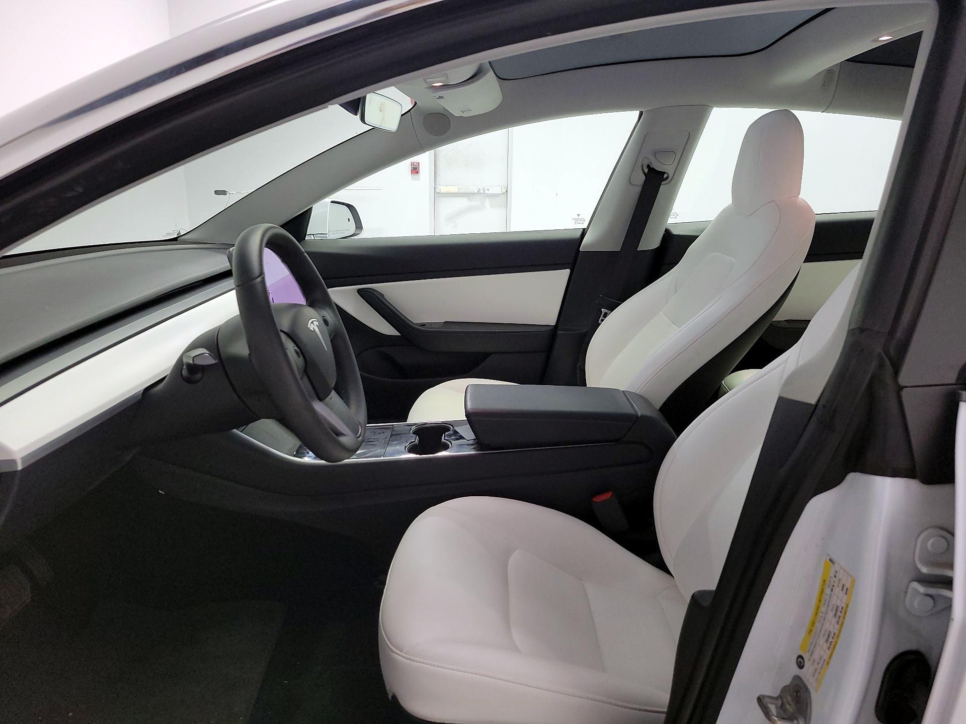 Thumbnail: 2019 Tesla Model 3 - 11
