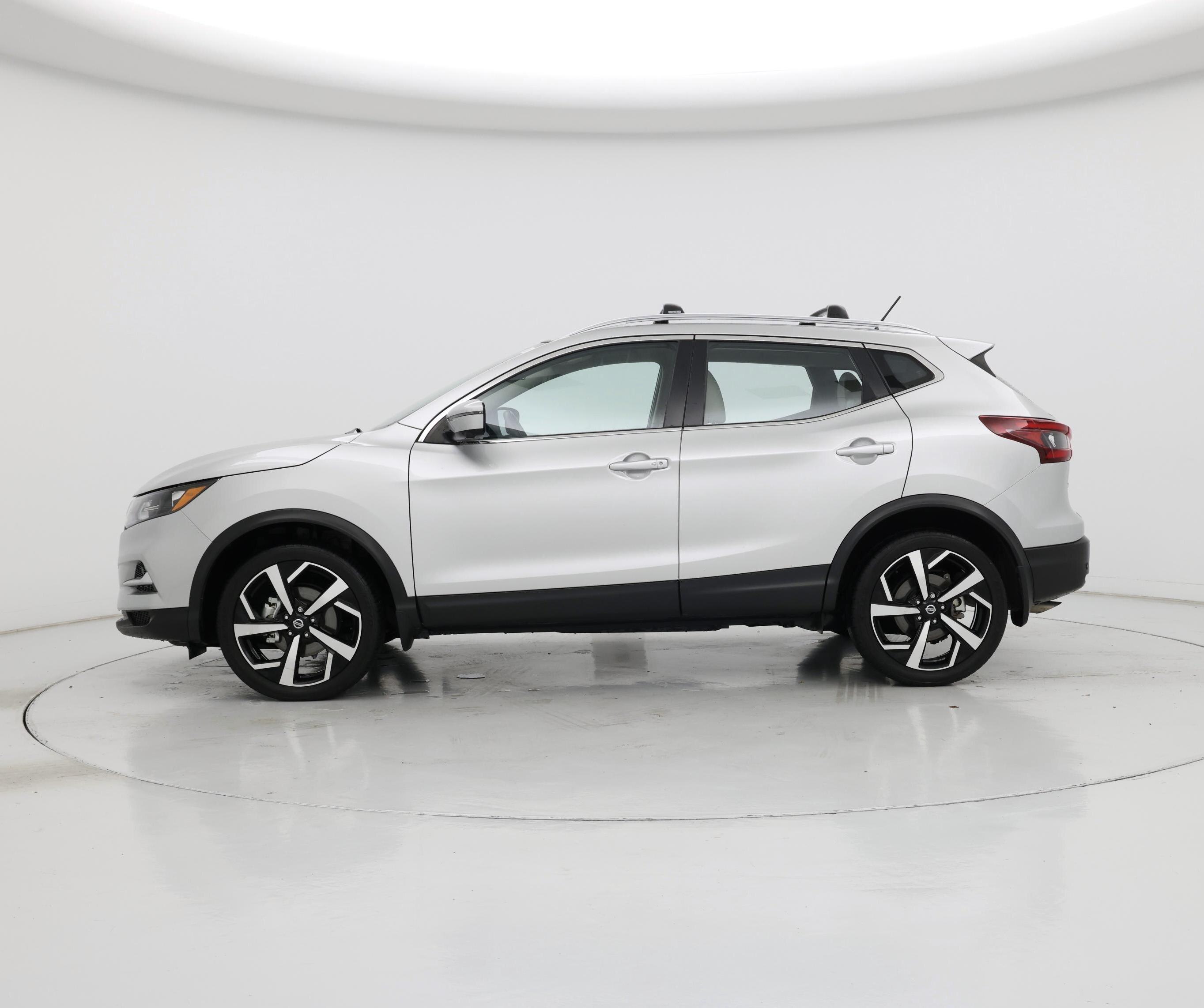 Thumbnail: 2022 Nissan Rogue Sport - 3
