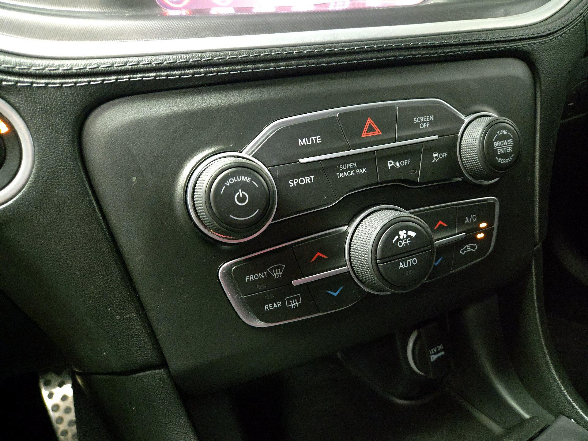 Thumbnail: 2021 Dodge Charger - 16