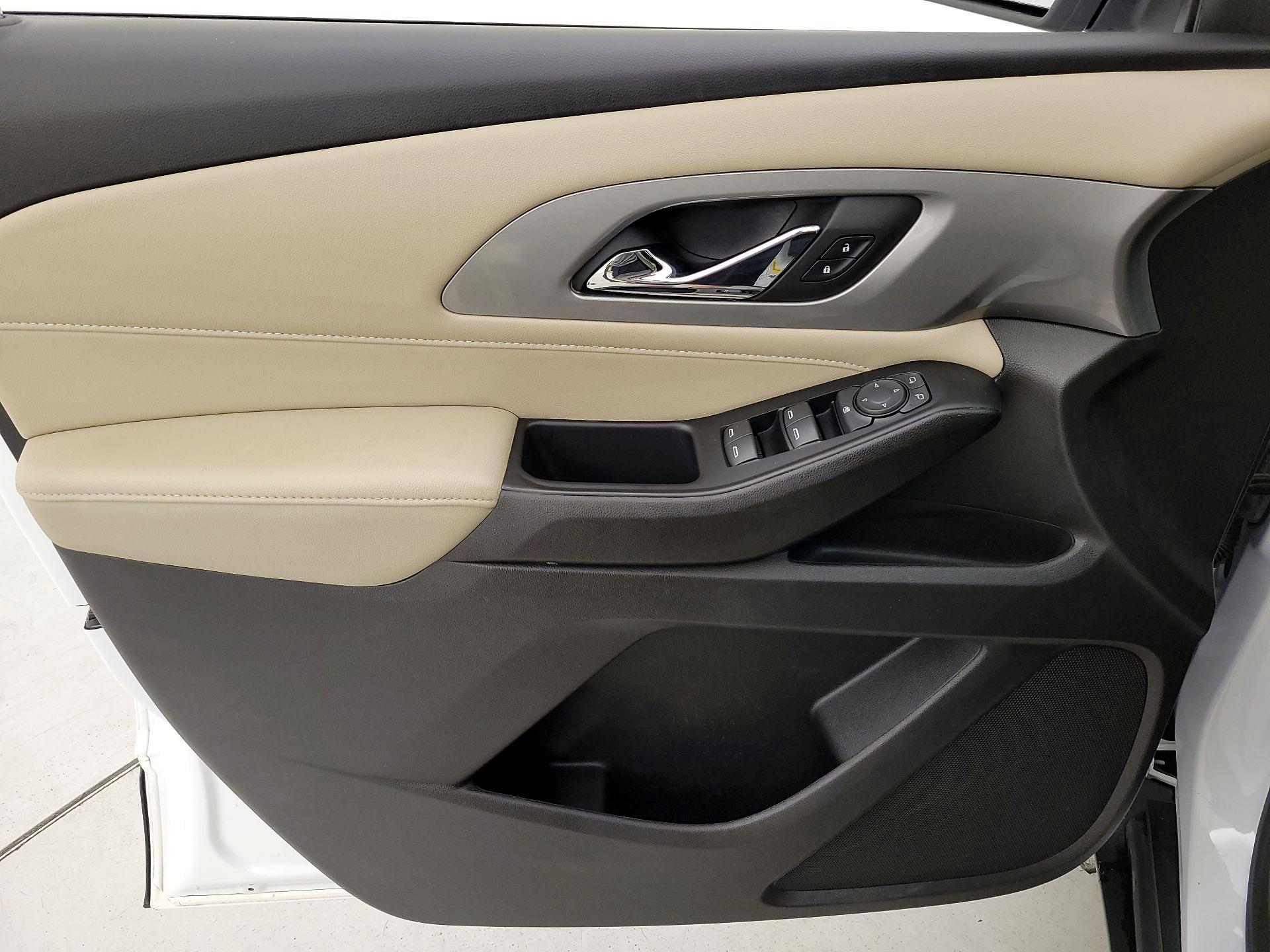 Thumbnail: 2023 Chevrolet Traverse - 12