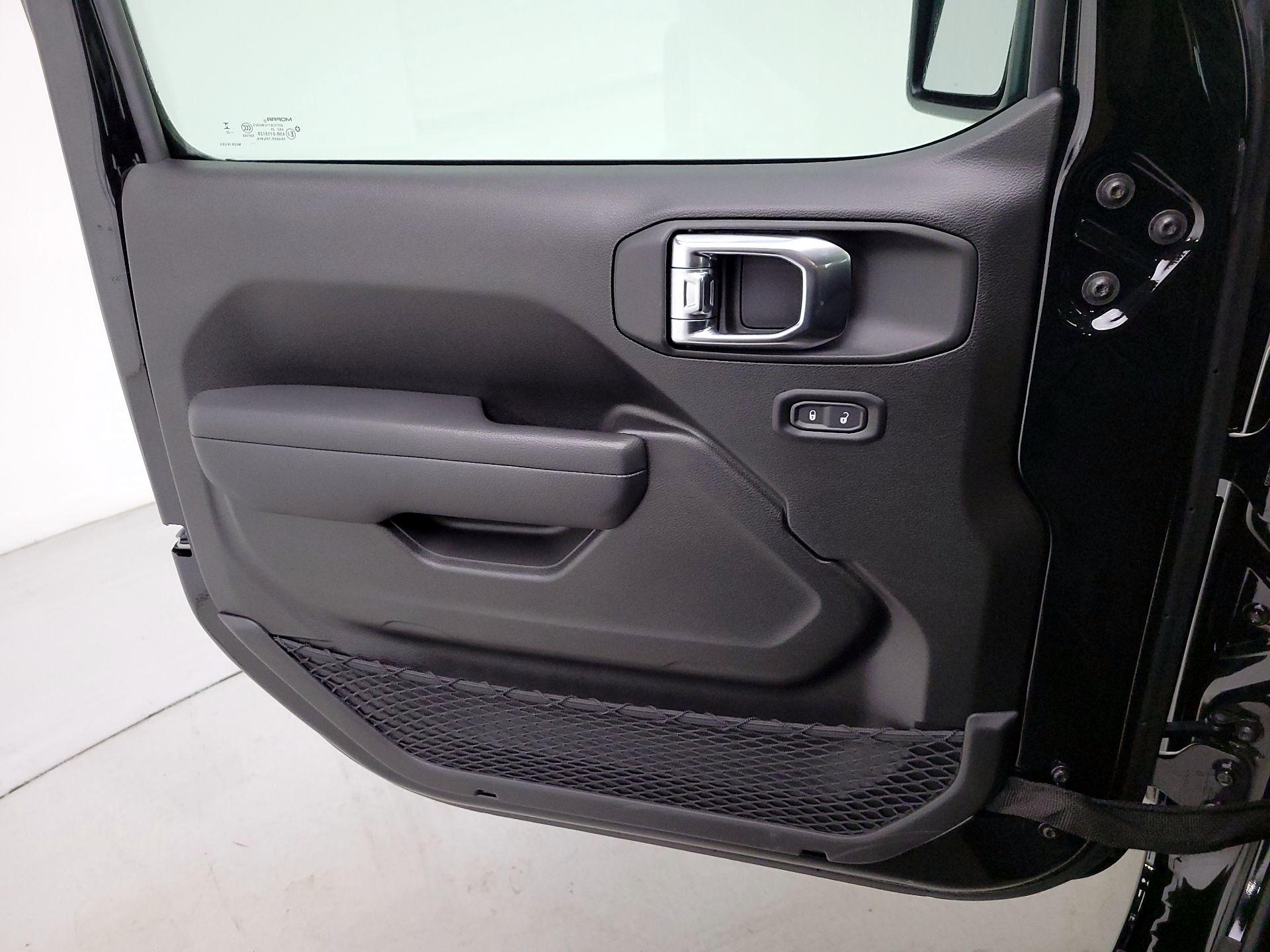 Thumbnail: 2025 Jeep Wrangler - 12
