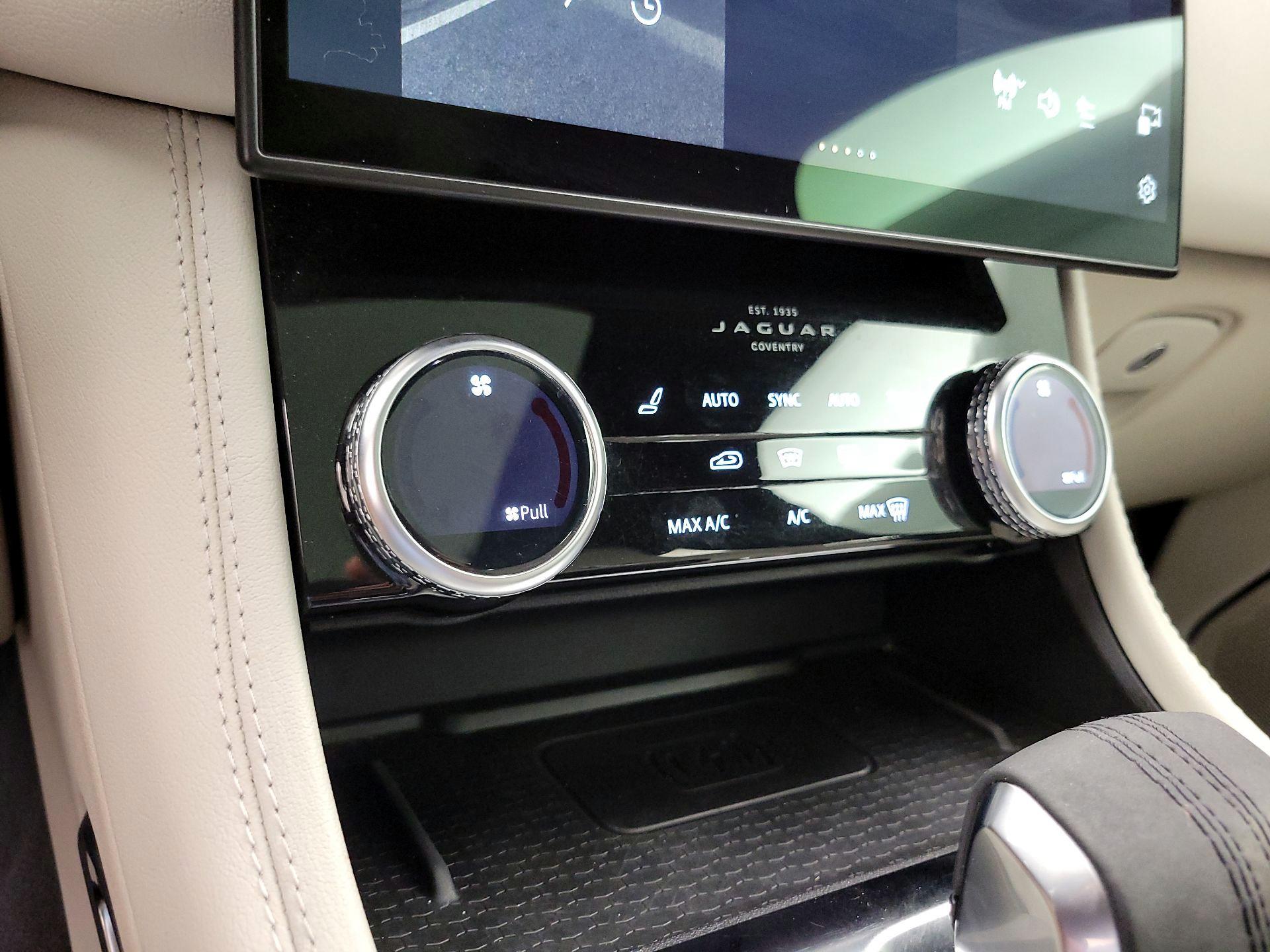 Thumbnail: 2023 Jaguar F-Pace - 17