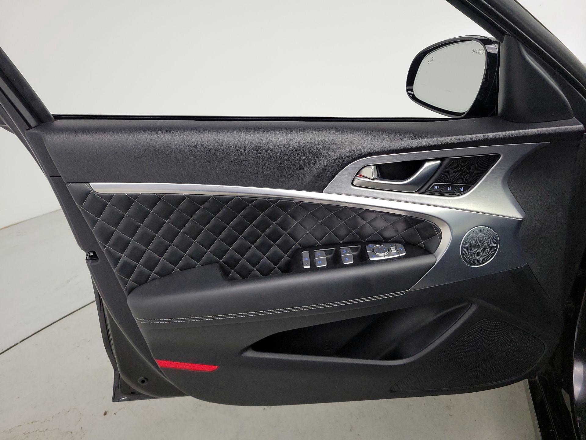 Thumbnail: 2019 Genesis G70 - 12