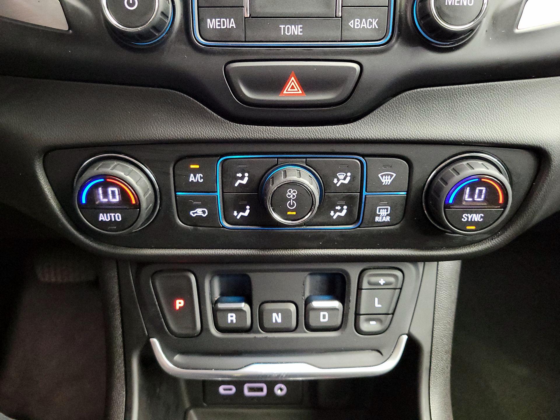 Thumbnail: 2018 GMC Terrain - 17