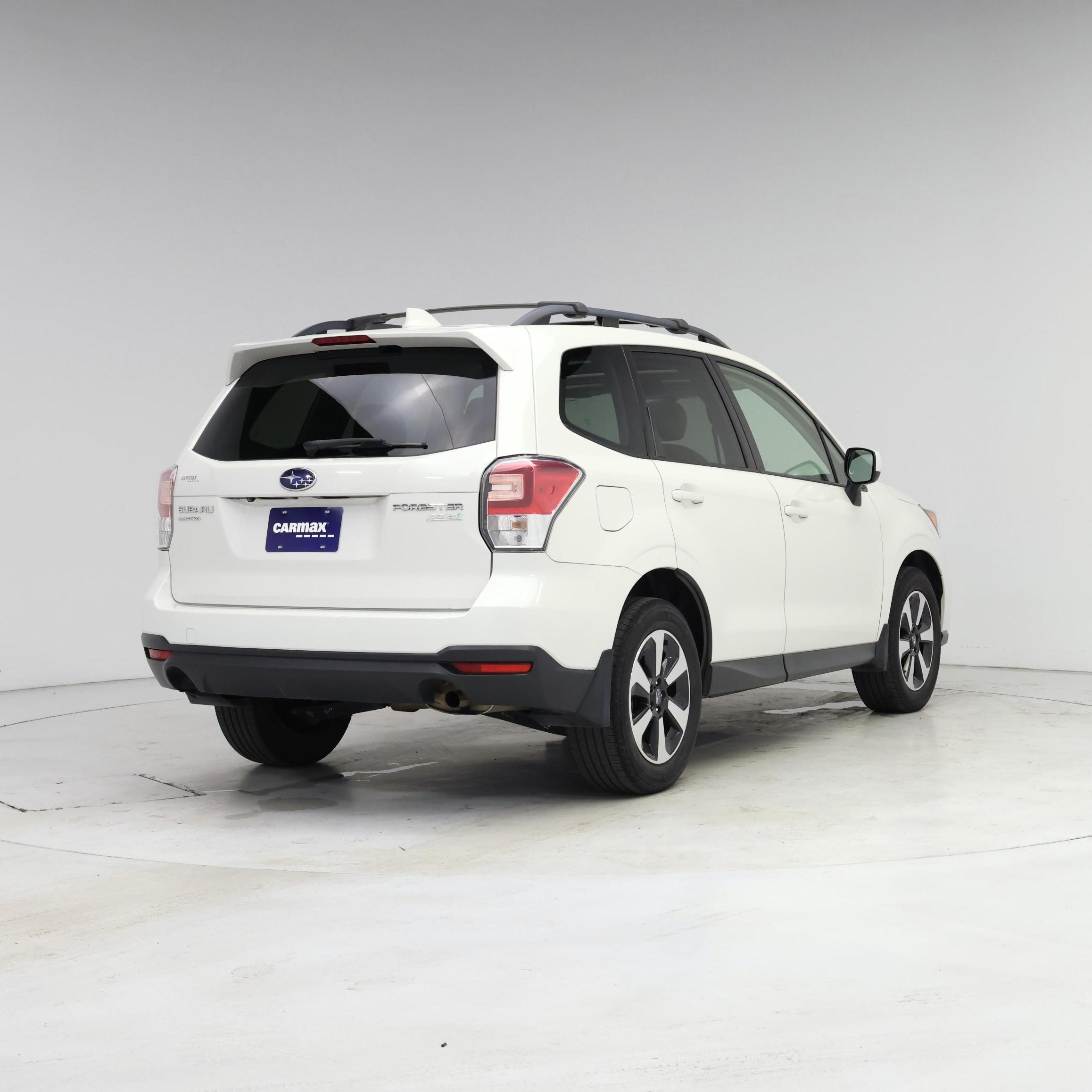 Thumbnail: 2017 Subaru Forester - 8