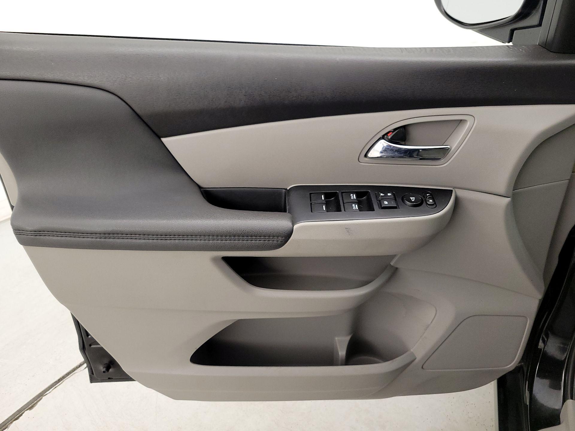 Thumbnail: 2016 Honda Odyssey - 12