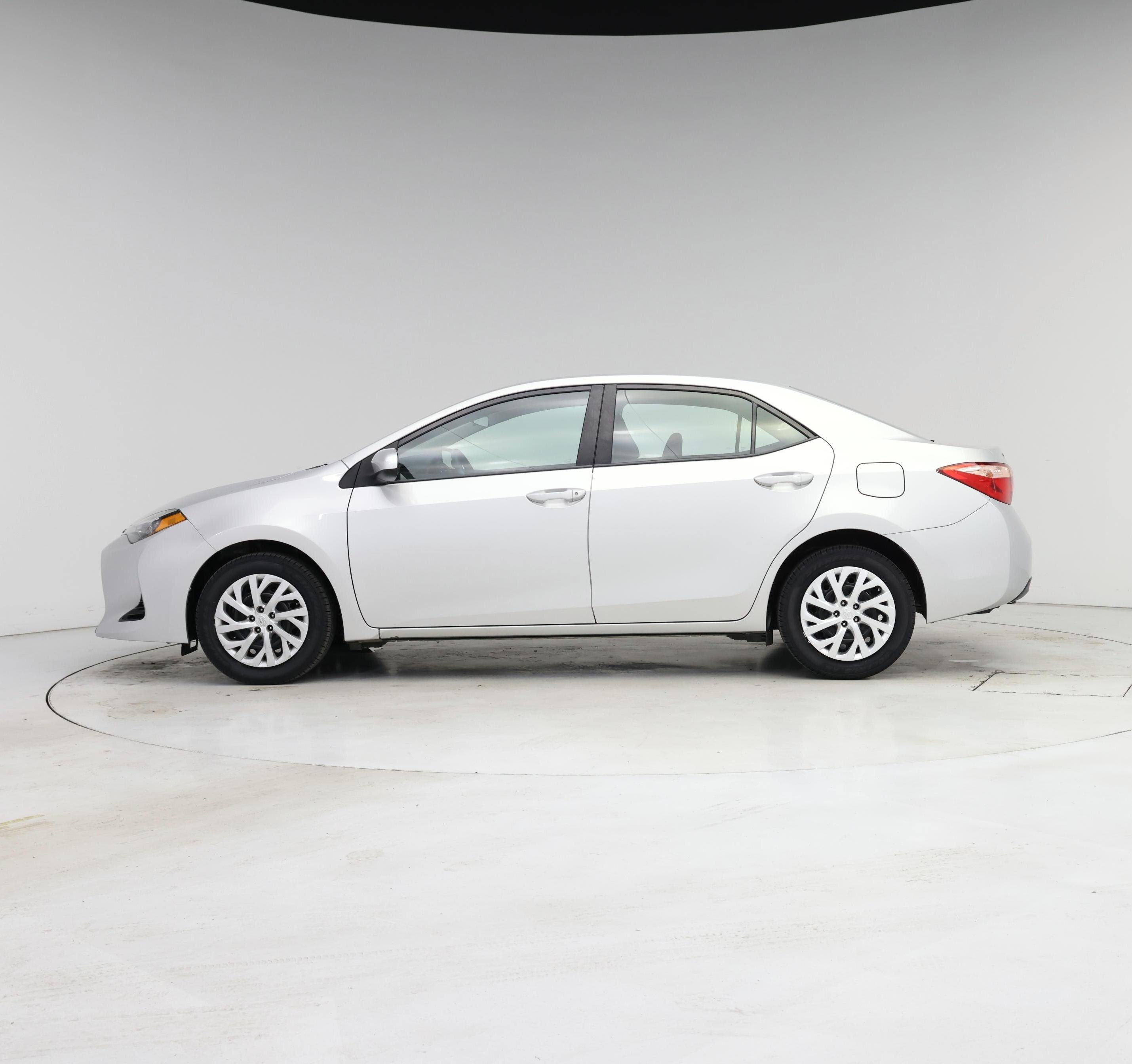 Thumbnail: 2018 Toyota Corolla - 3