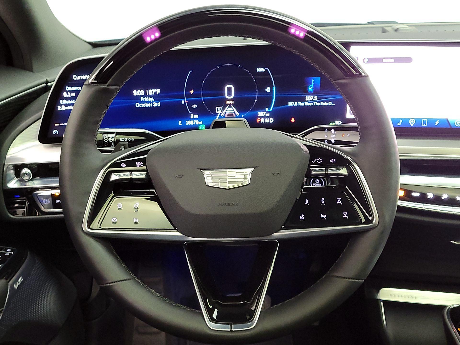 Thumbnail: 2023 Cadillac Lyriq - 10