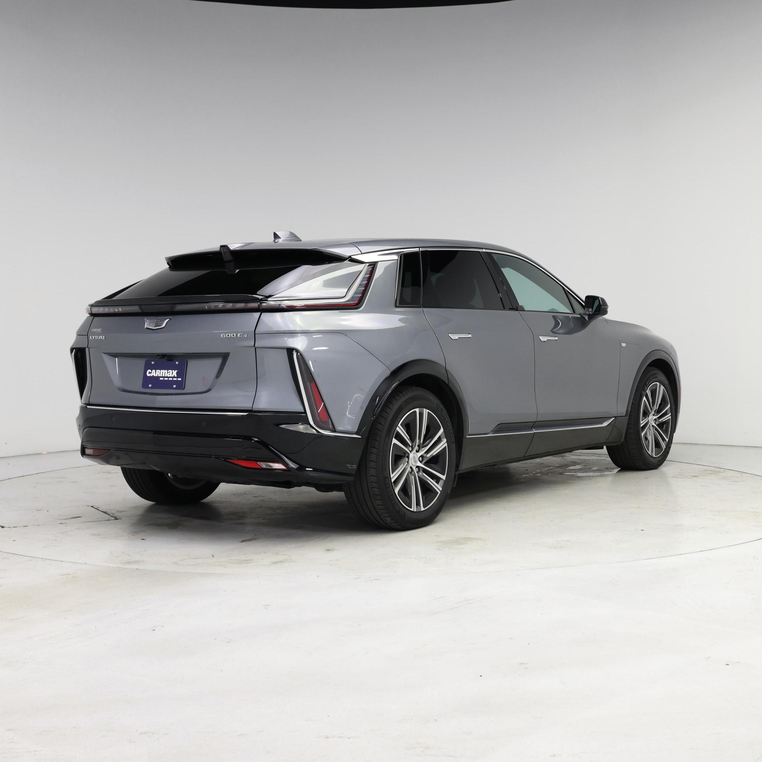 Thumbnail: 2023 Cadillac Lyriq - 8