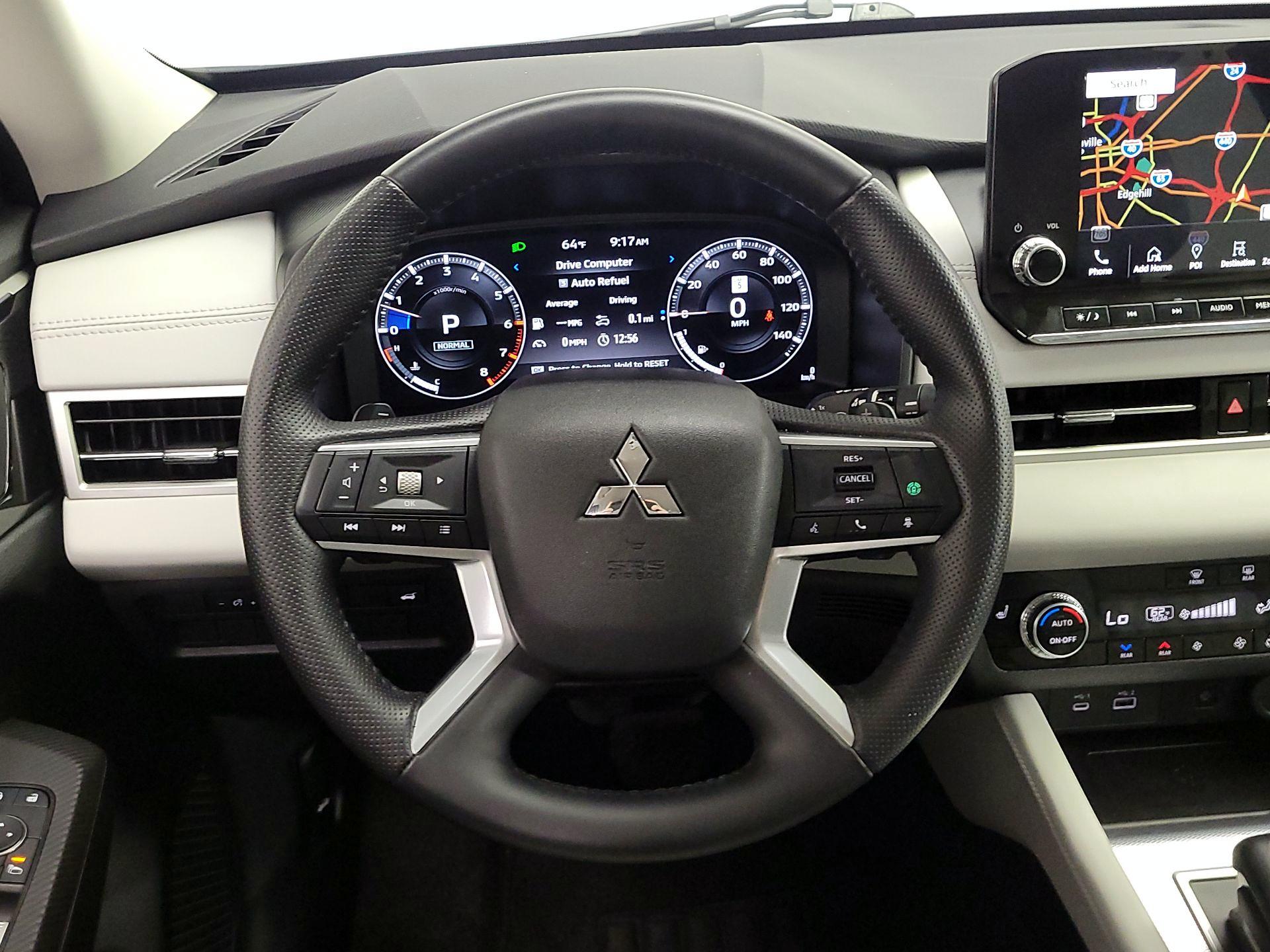 Thumbnail: 2024 Mitsubishi Outlander - 10
