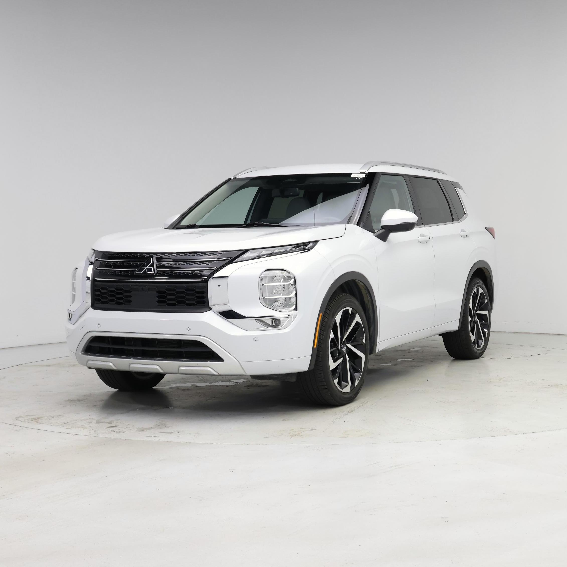 Thumbnail: 2024 Mitsubishi Outlander - 4