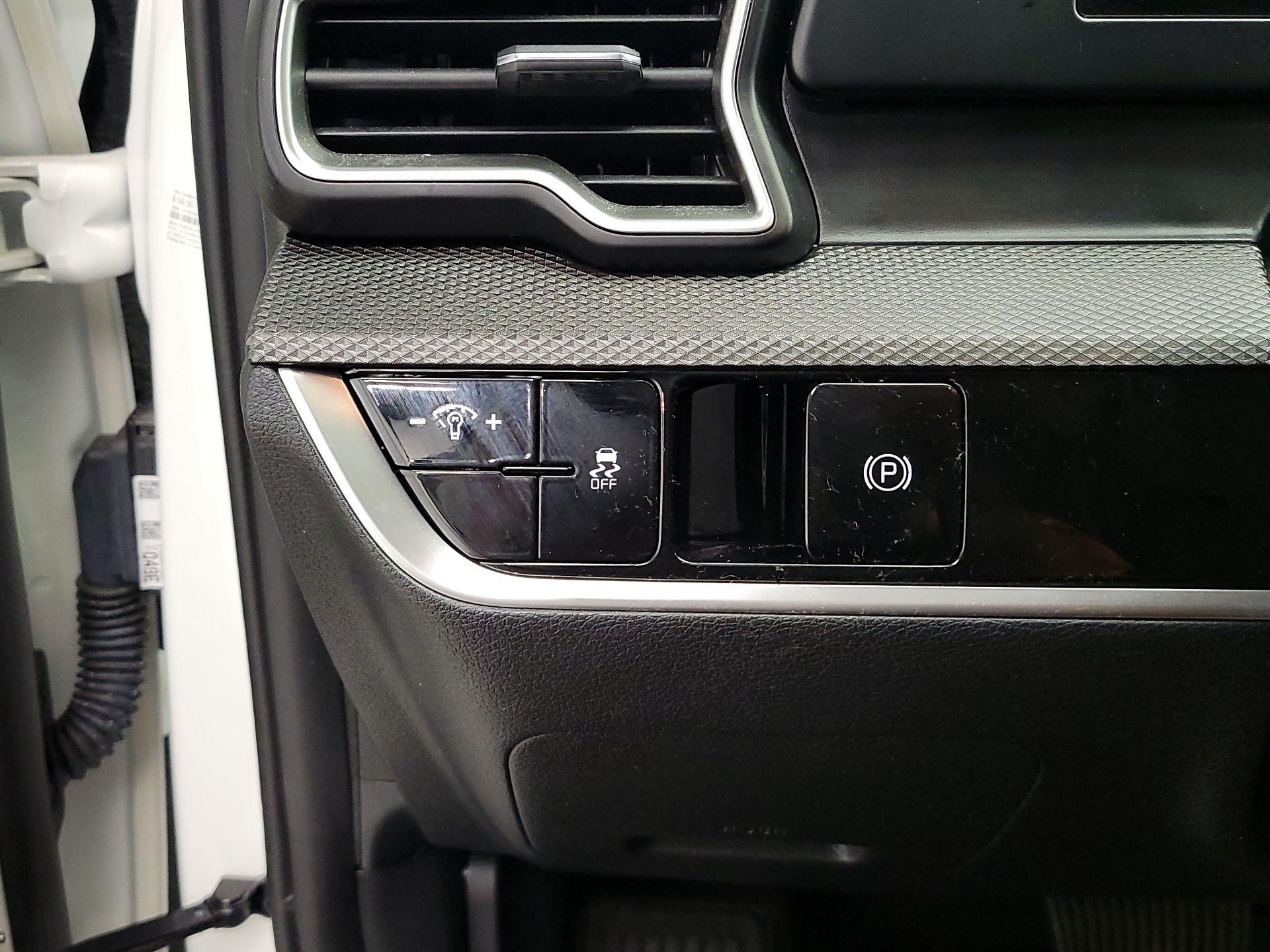 Thumbnail: 2024 Kia Sportage - 13