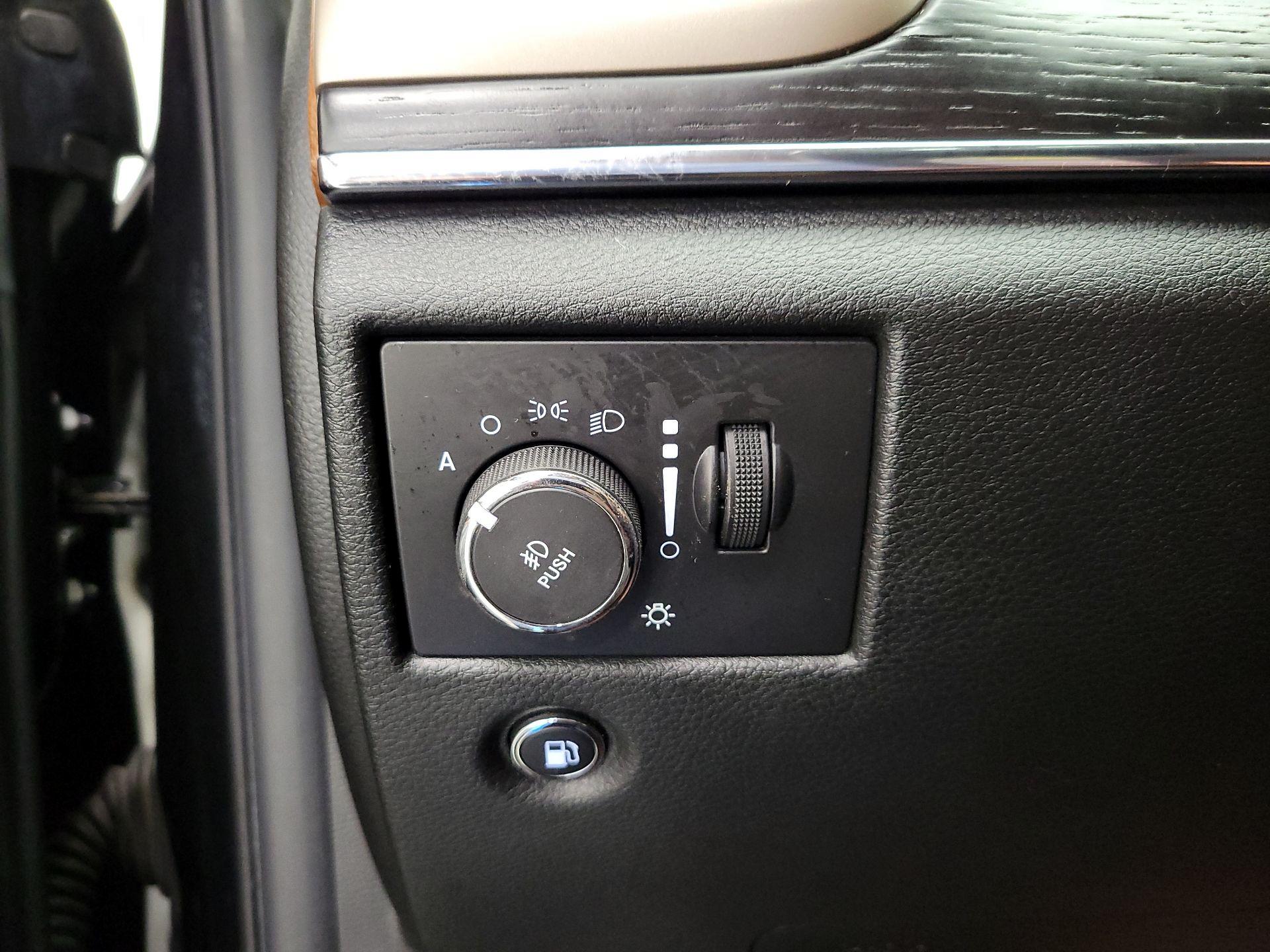 Thumbnail: 2015 Jeep Grand Cherokee - 13