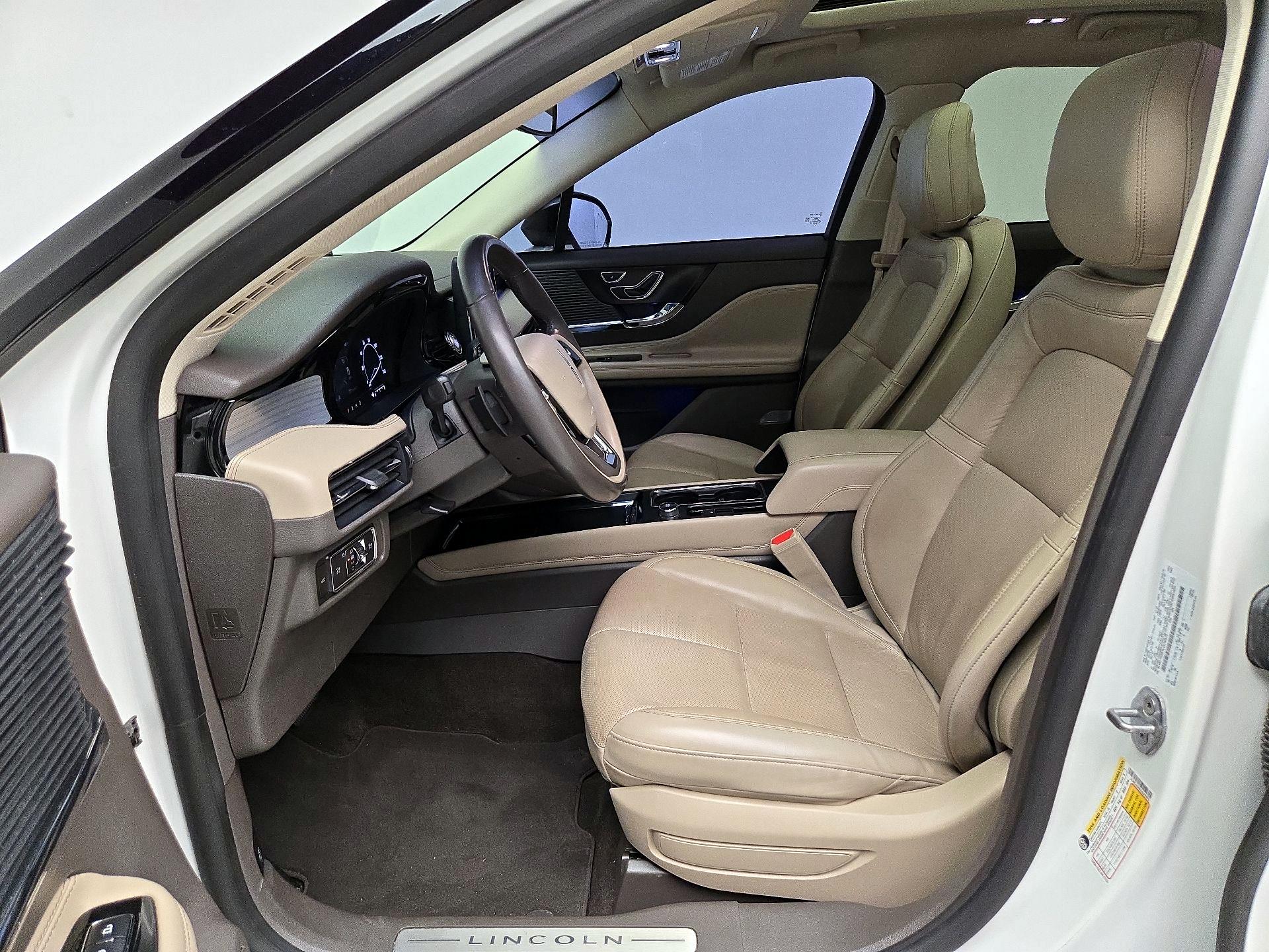 Thumbnail: 2020 Lincoln Corsair - 11