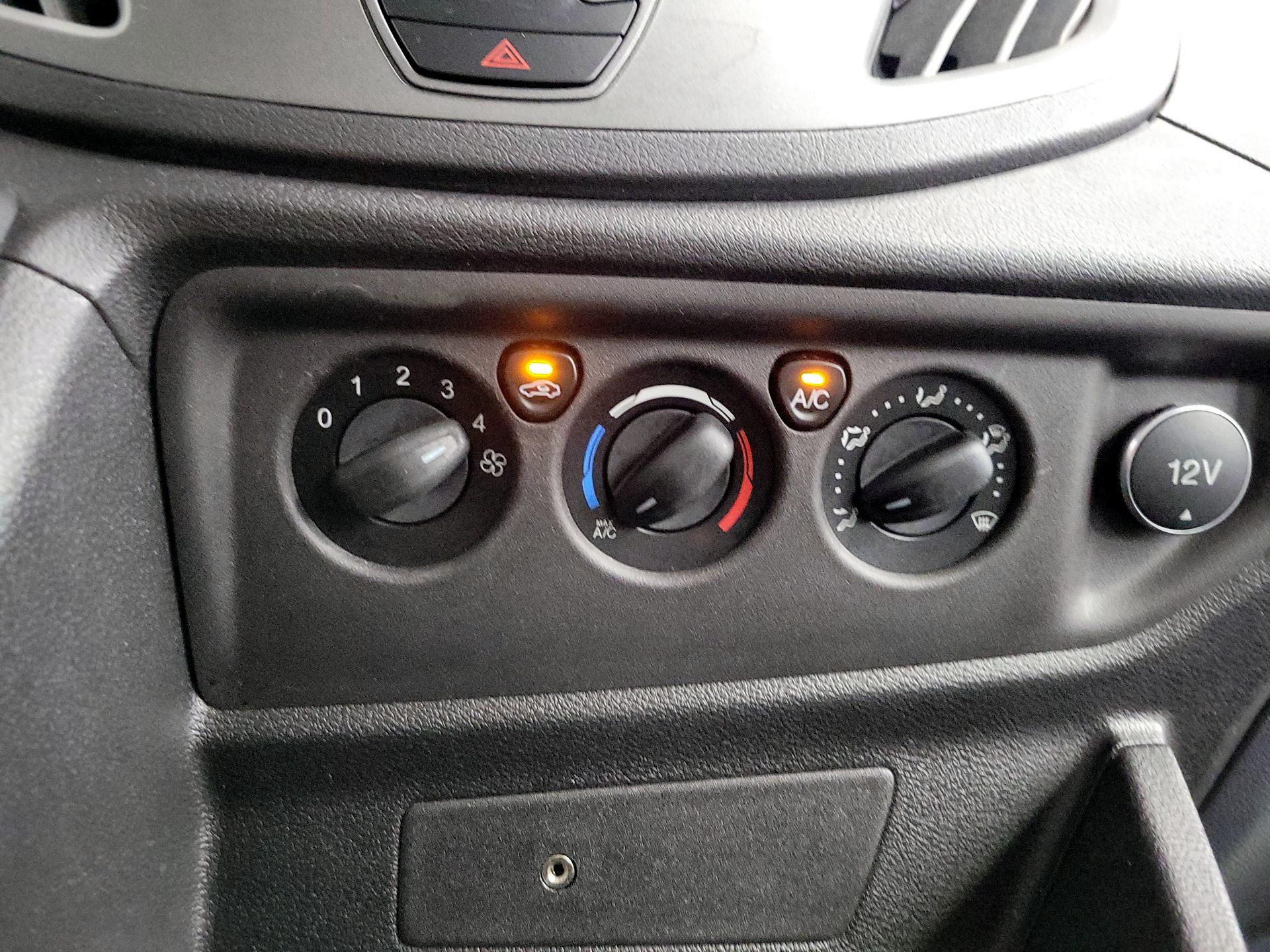 Thumbnail: 2019 Ford Transit Series - 15