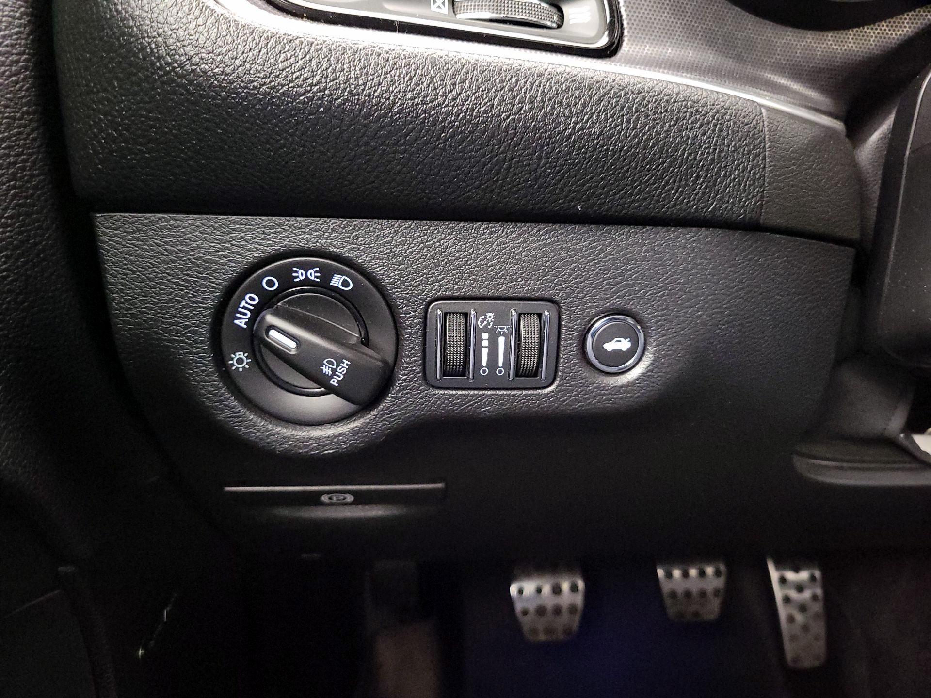 Thumbnail: 2016 Dodge Challenger - 13