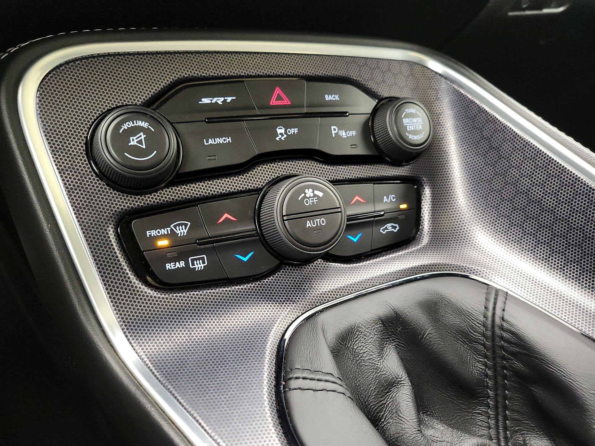 Thumbnail: 2016 Dodge Challenger - 17