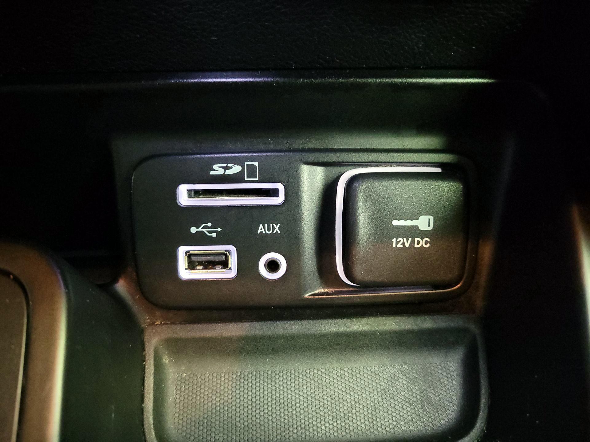 Thumbnail: 2016 Jeep Cherokee - 18